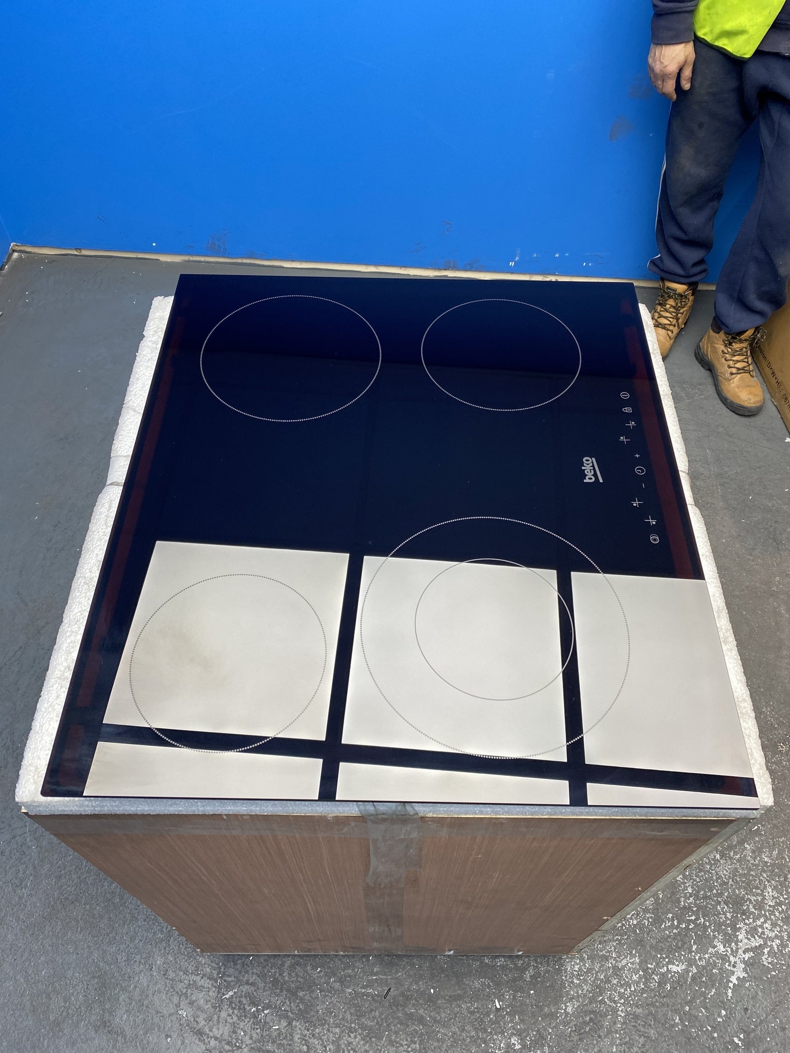 Beko HIC64402T 60cm Ceramic Hob with Touch Controls