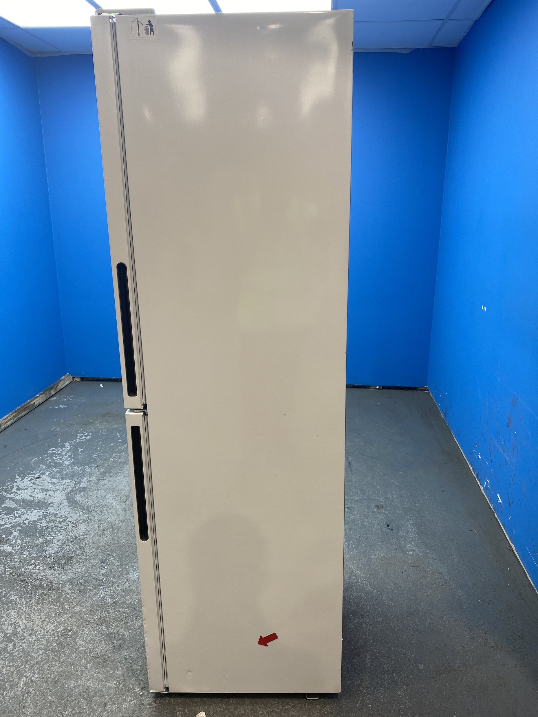 #GRC-157-080 - Hoover HVT3CLECKIHW 235 Litre Combi Fridge Freezer