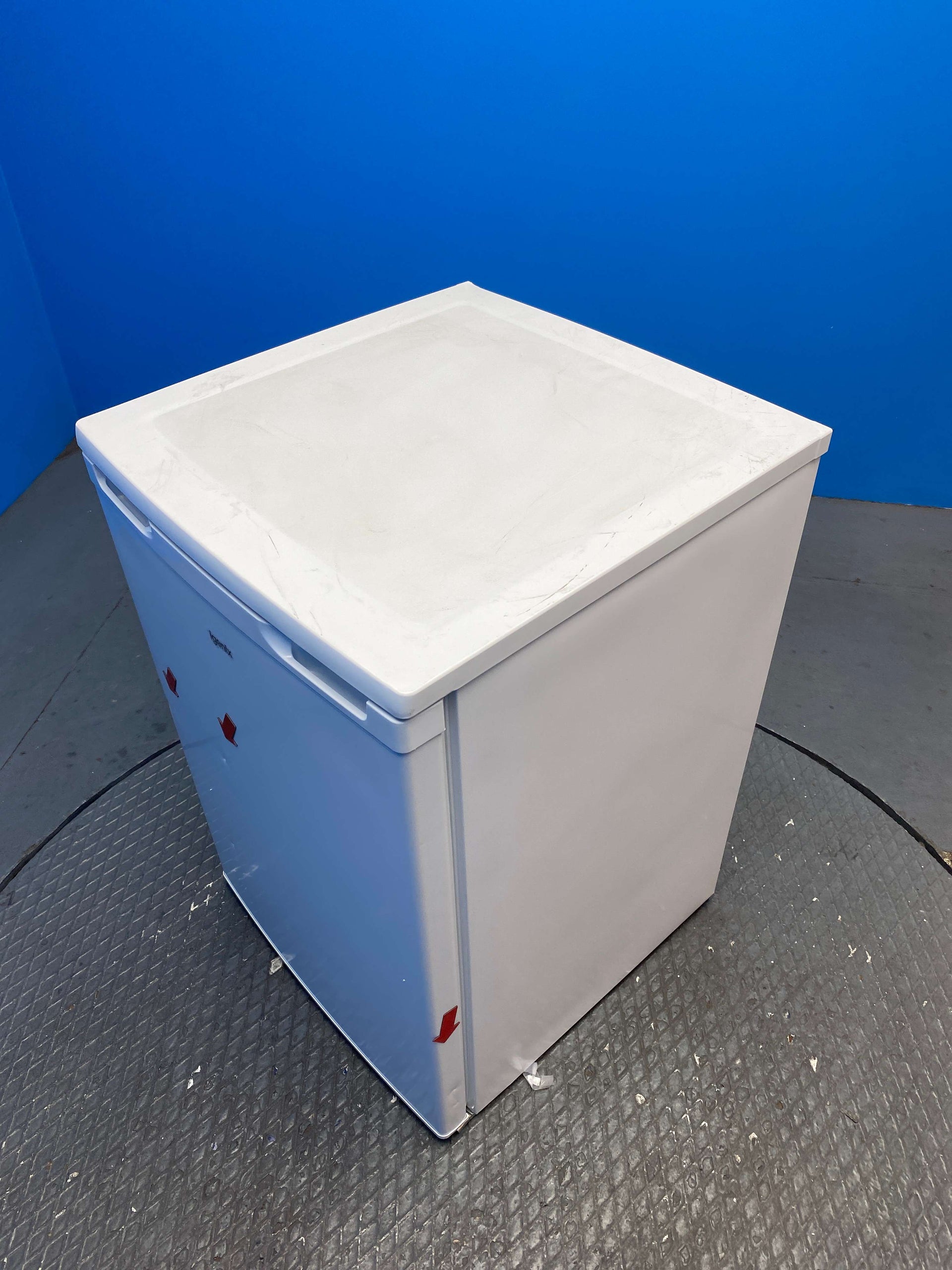Igenix IG155W 109 Litre Under Counter Fridge with Ice Box