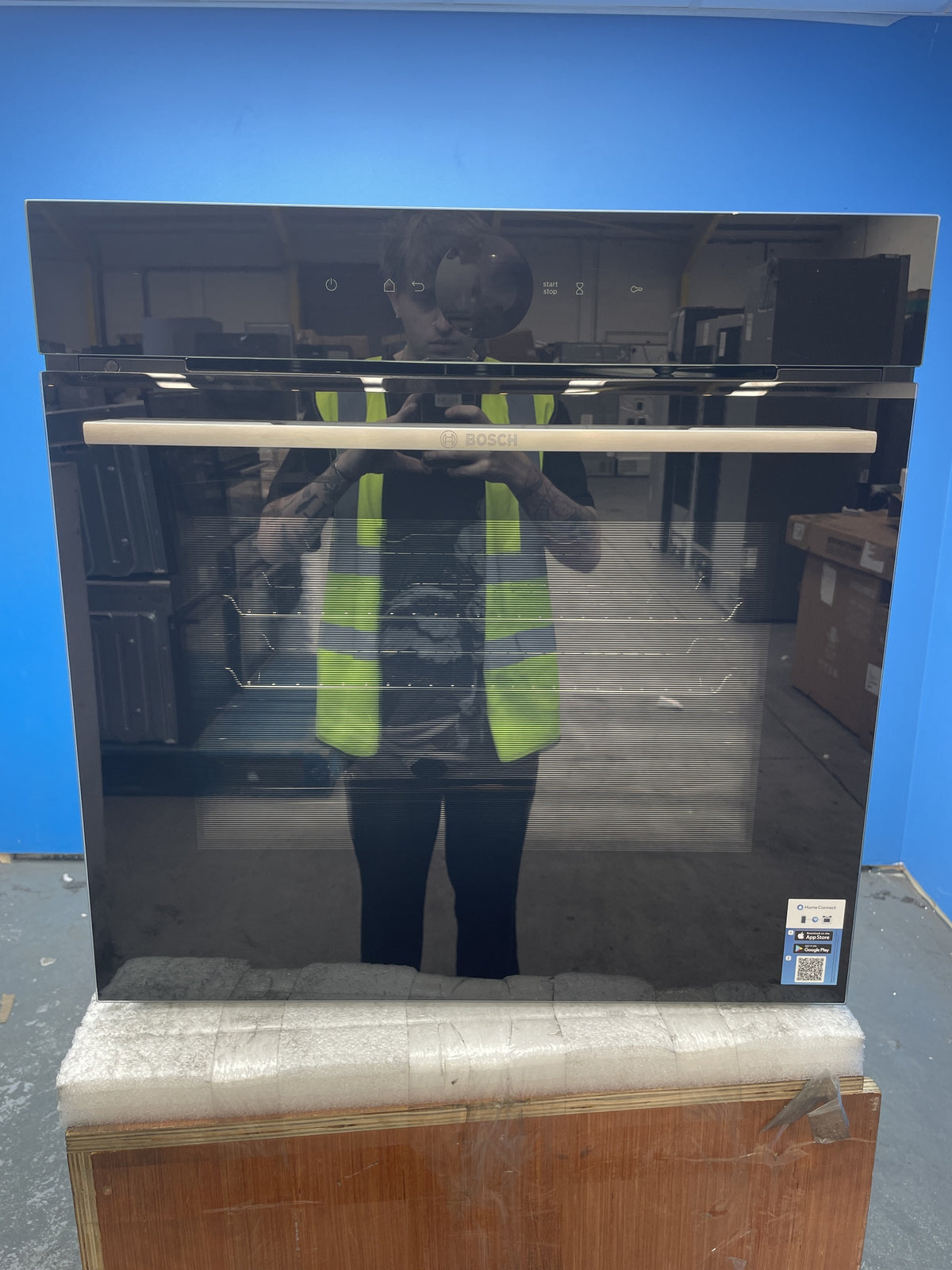 HBG7741B1B Series 8 Built Pyrolytic Single Oven