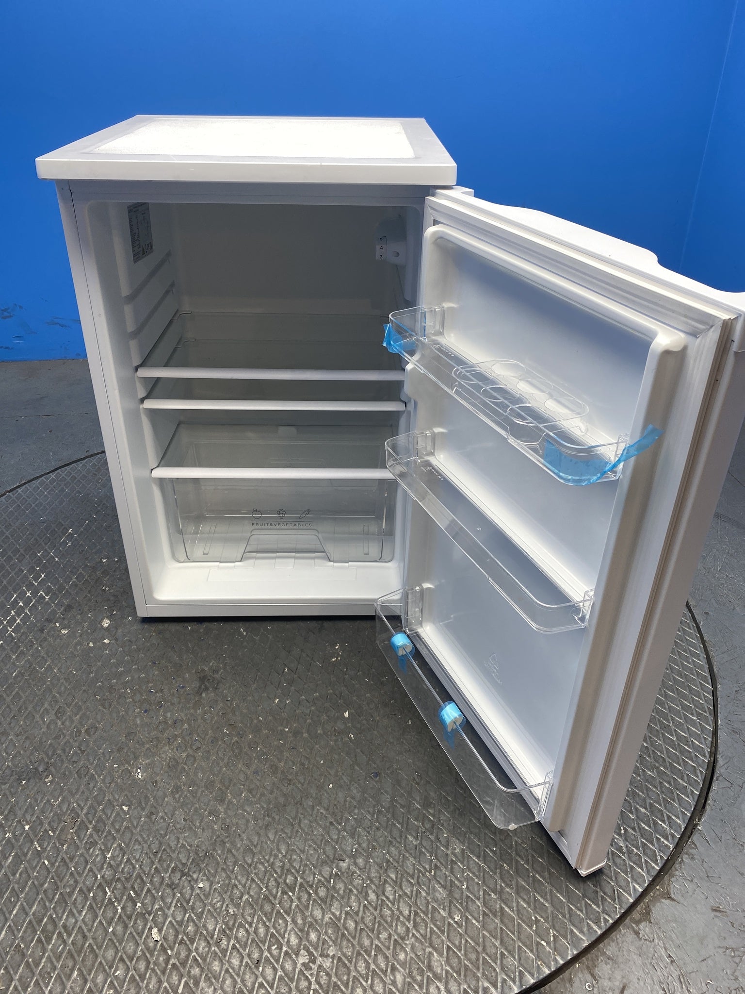 Statesman L255W 113 Litre 55cm Under Counter Fridge