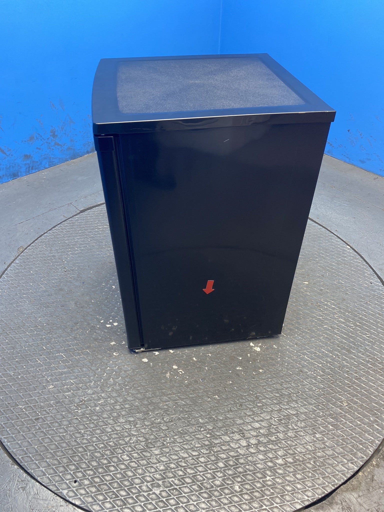 Igenix IG255B 136 Litre Under Counter Fridge