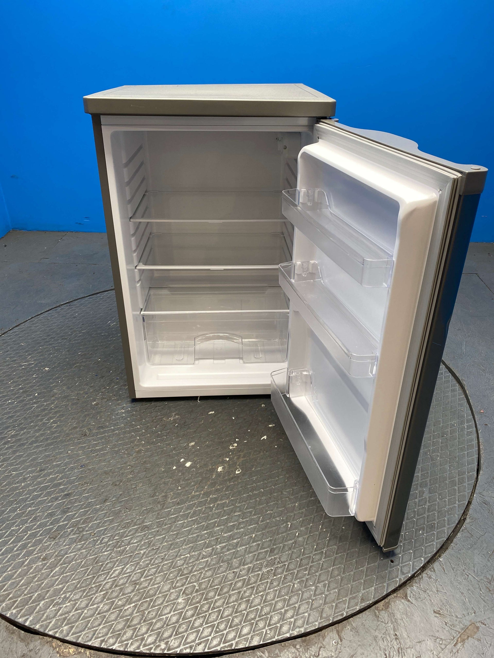 Igenix IG255X 136 Litre Undercounter Fridge