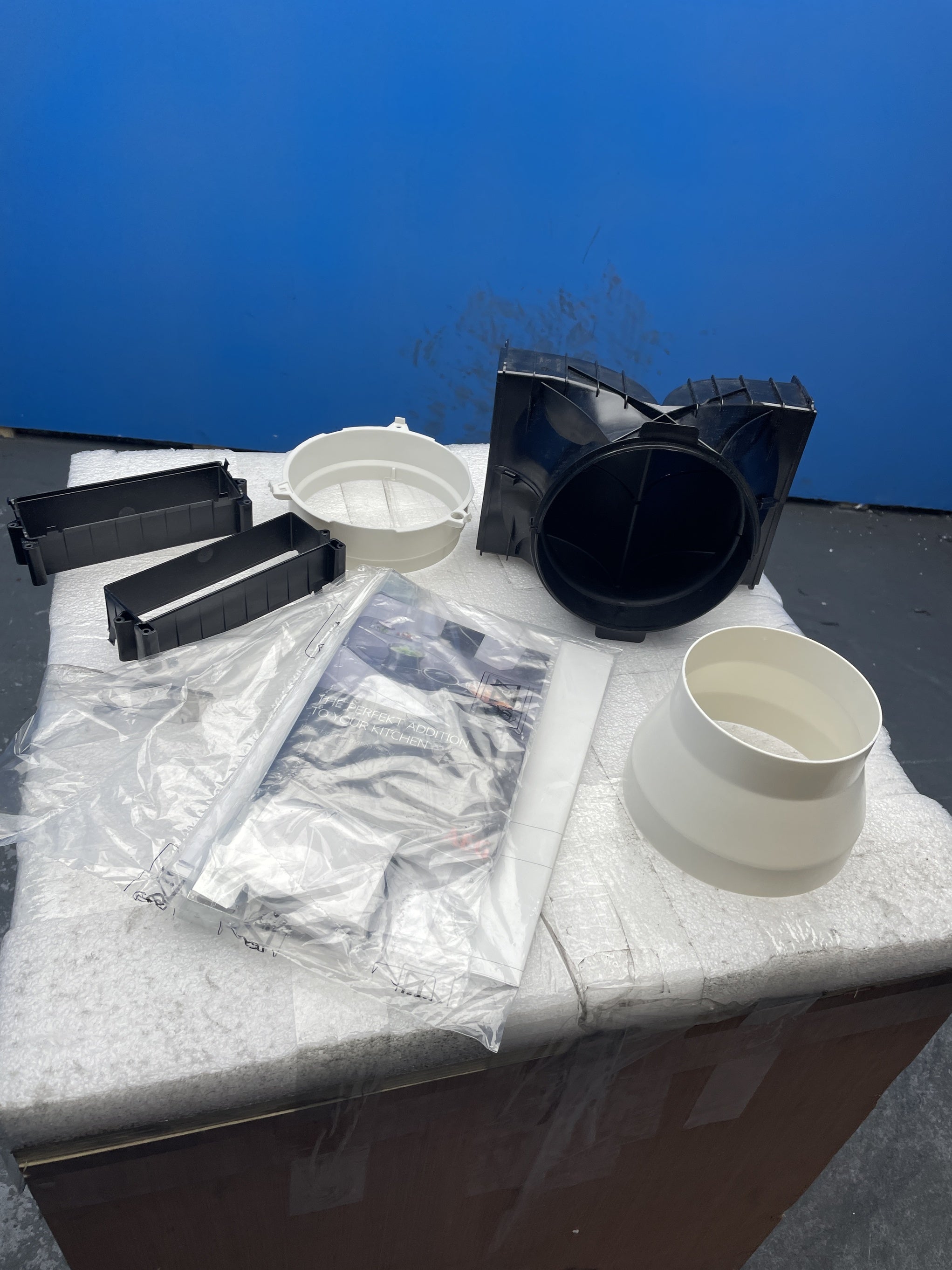 #GRC-155-947 - AEG 8000 AuroraTech GB87D91CB Built-in Box Chimney Cooker Hood