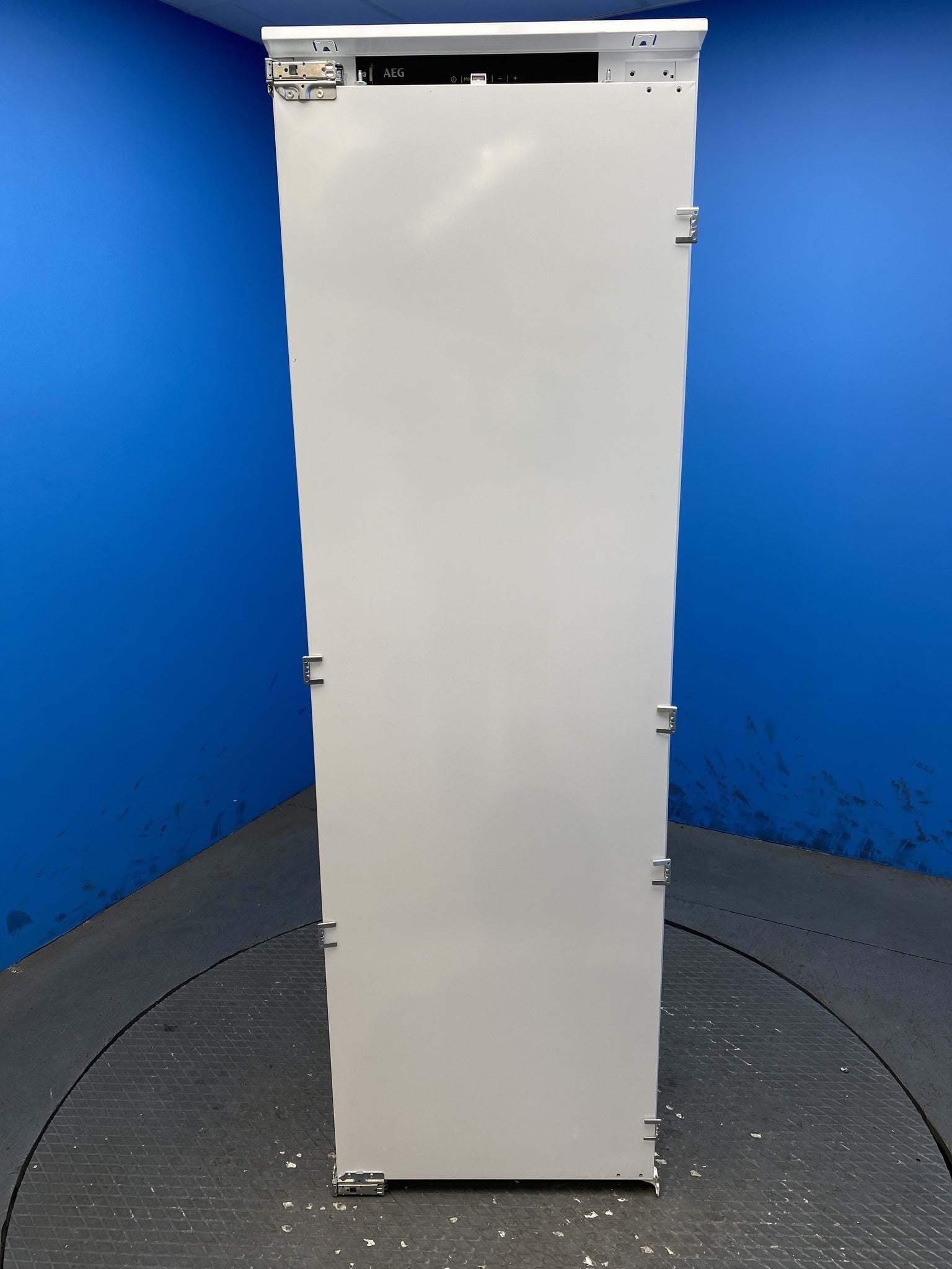 AEG SKE818E1DC 6000 DynamicAir Built-in 311 Litre Larder Fridge