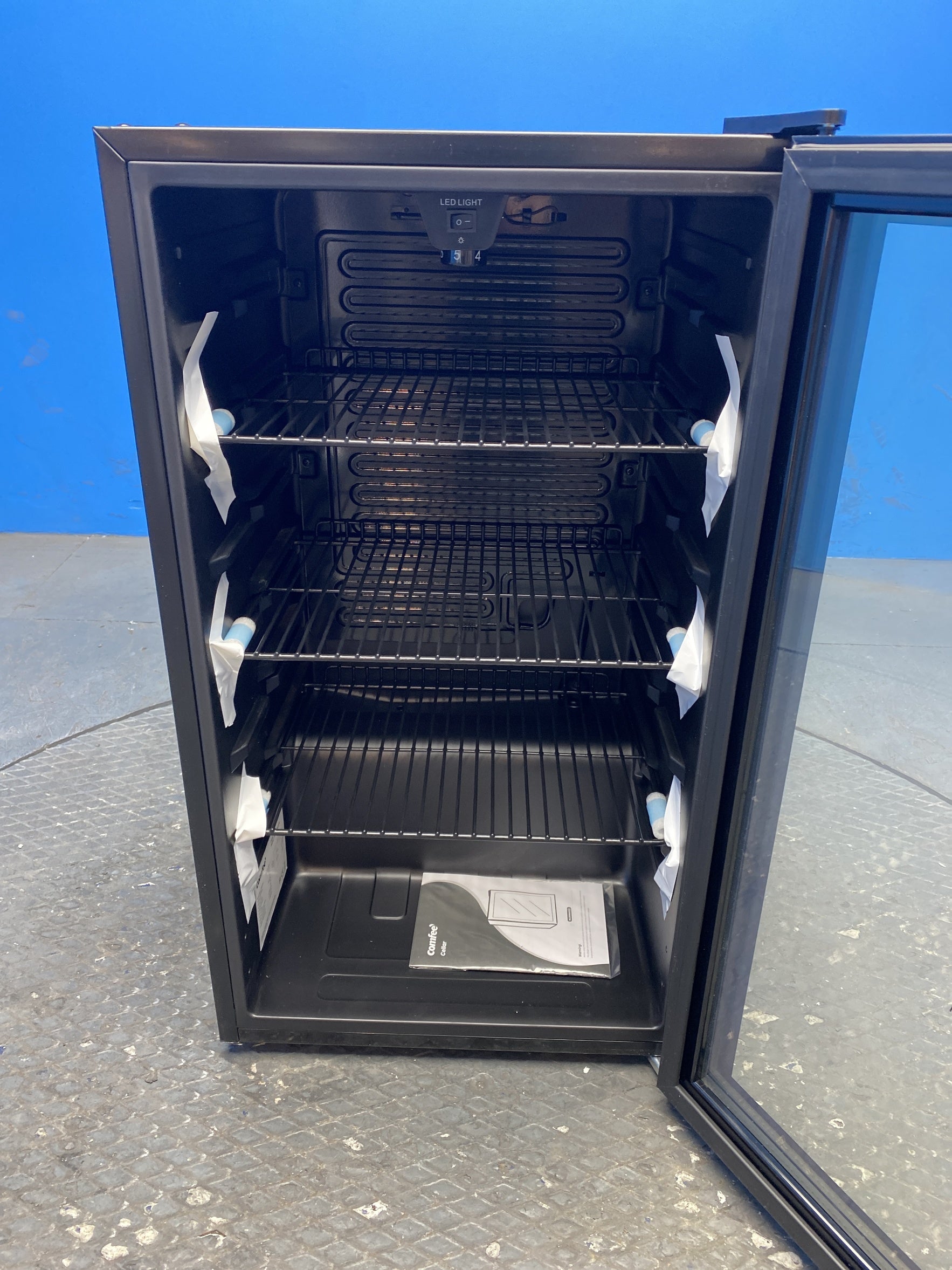 Comfee RCZ99BG2(E) 93L Under Counter Drinks Fridge