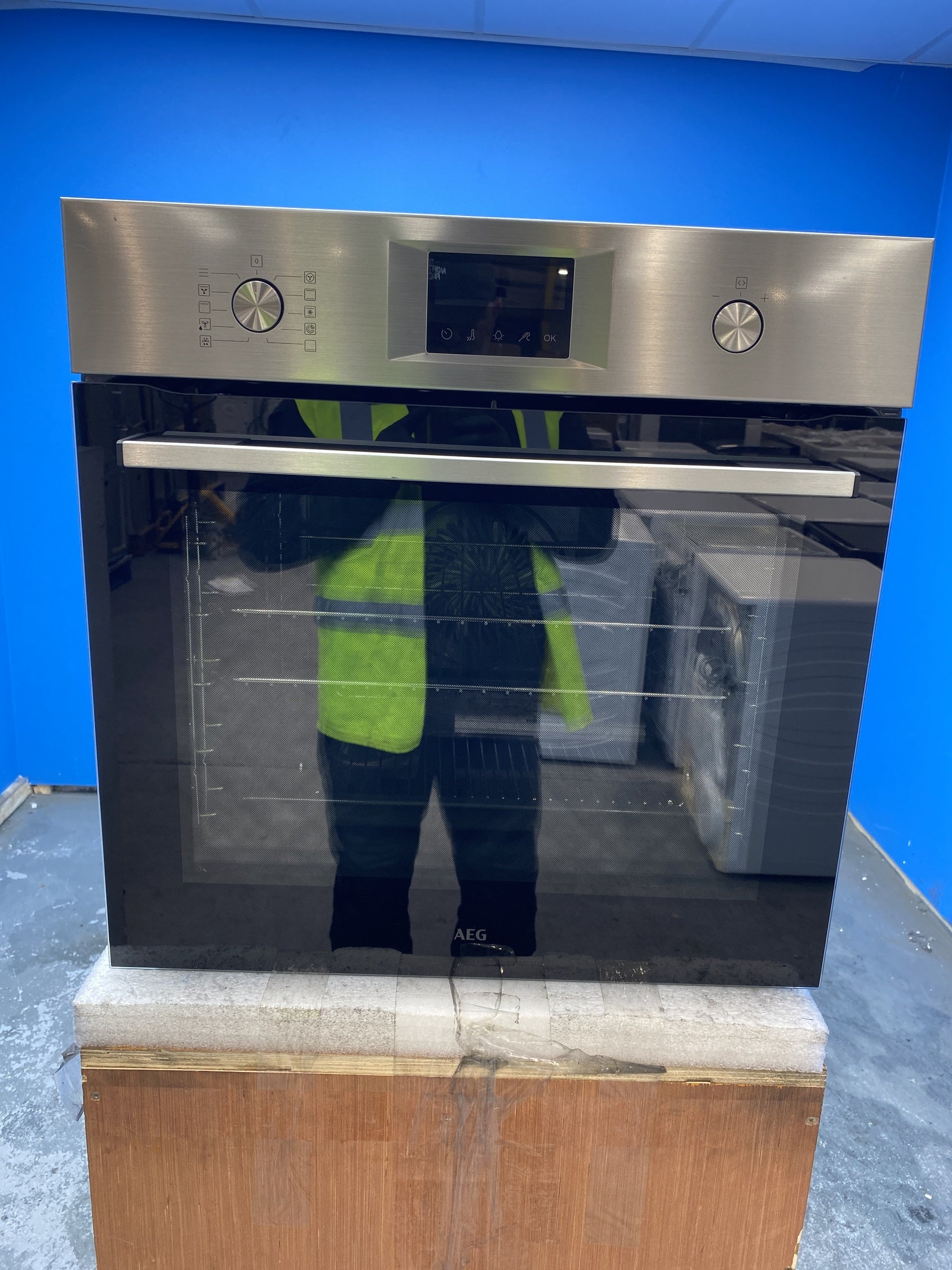 #GRC-155-995 - AEG 6000 SenseCook OS6AB50AM Built-In Single Oven