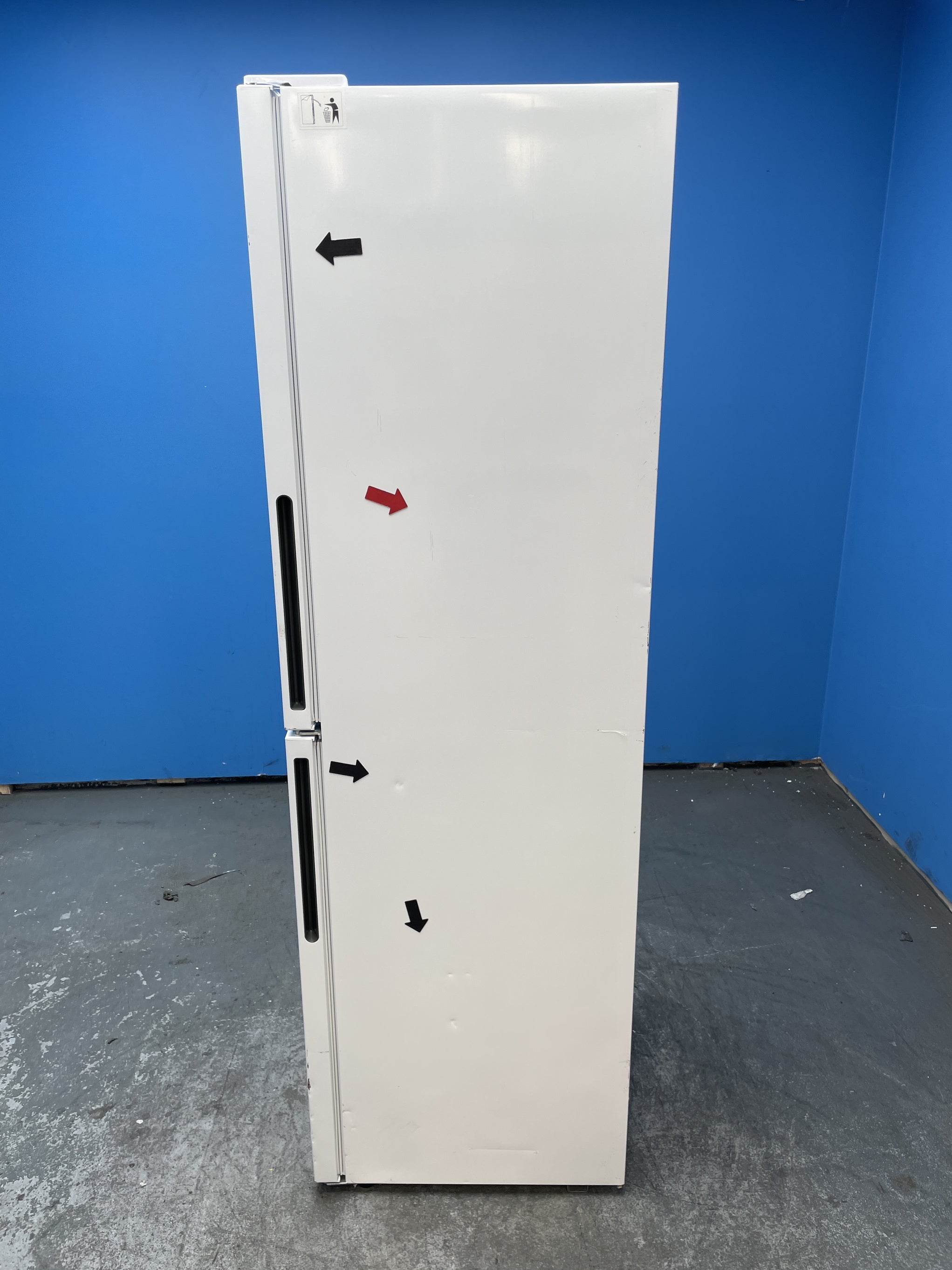 #GRC-154-263 - Hoover HVT3CLECKIHW 235 Litre Combi Fridge Freezer