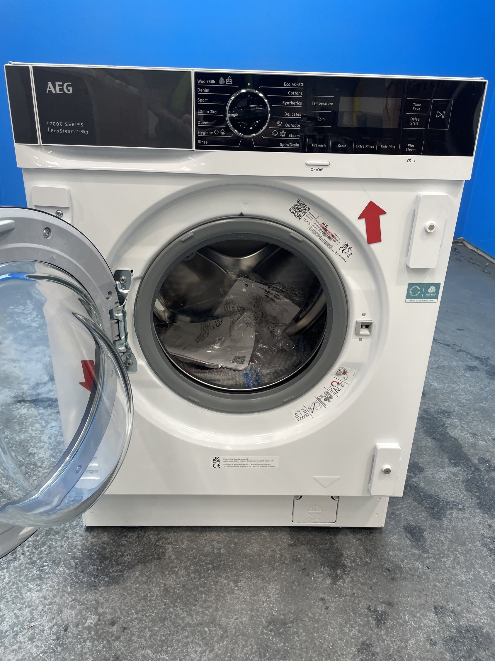 #GRC-158-273 - AEG ProSteam LF7C8636BI 8kg 1600rpm Integrated Washing Machine