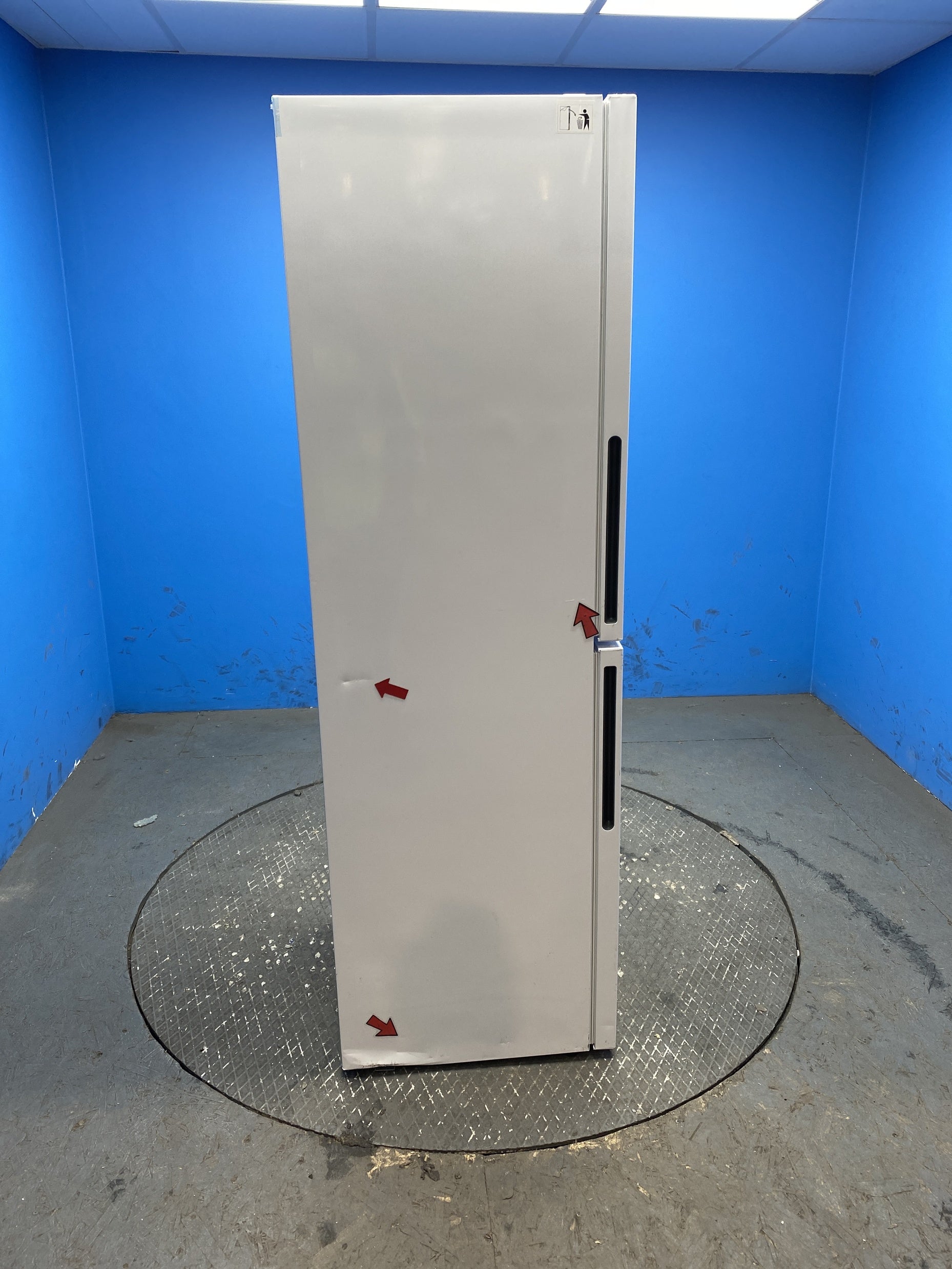 #GRC-156-221 - Hoover HVT3CLECKIHW 235 Litre Combi Fridge Freezer