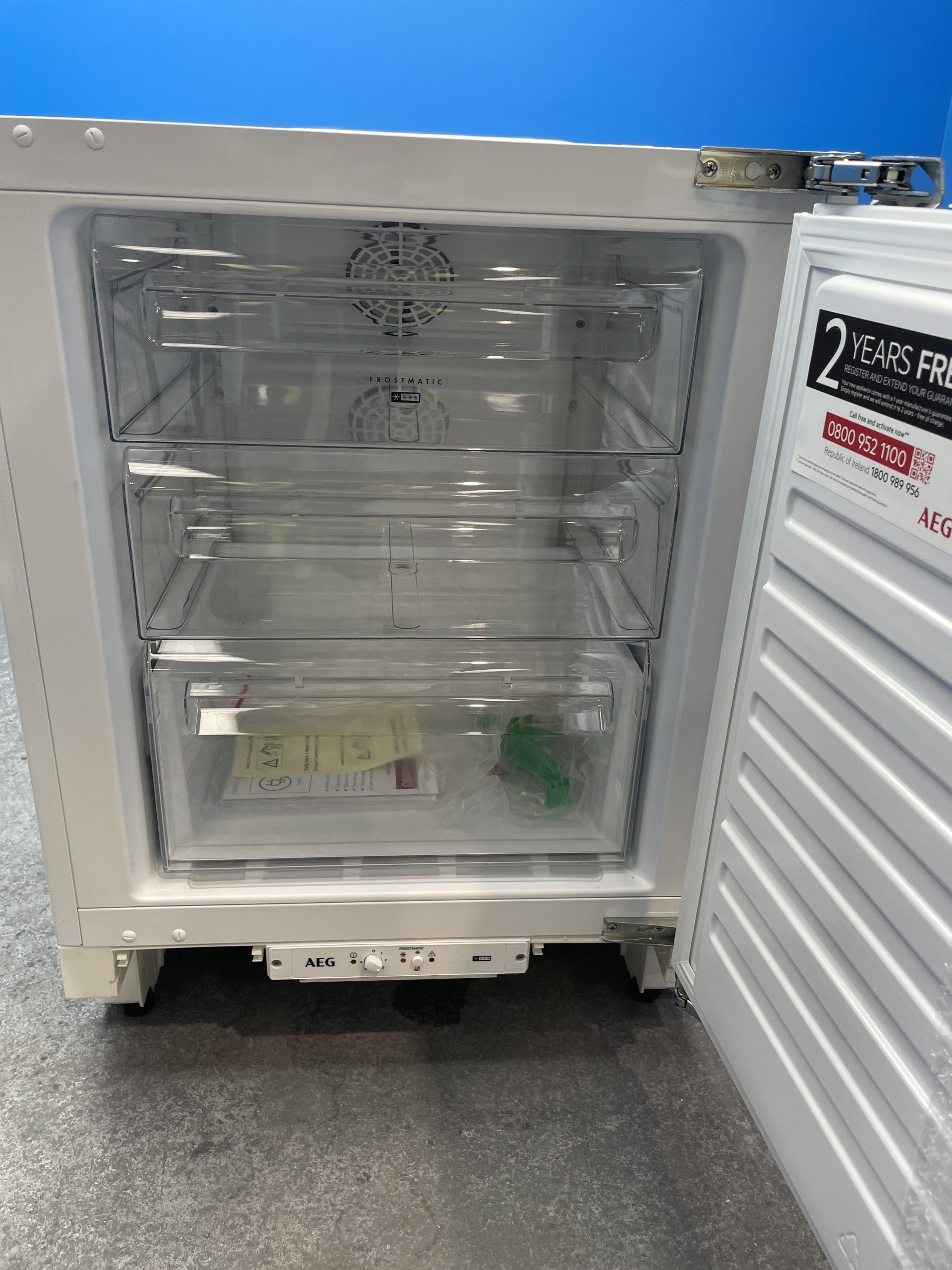 #GRC-158-211 - AEG OAB7N82EF 7000 Series NoFrost 85 Litre Integrated Freezer