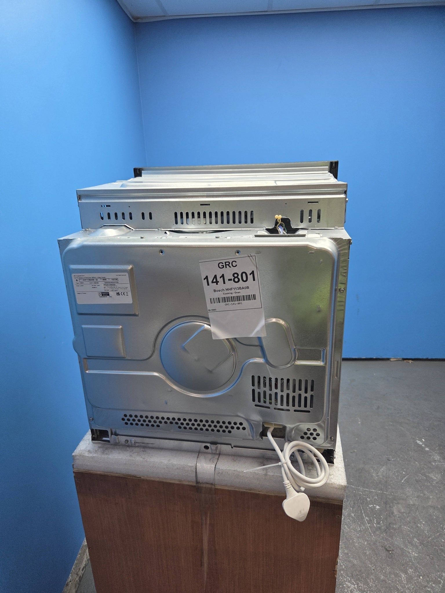 Bosch Series 2 HHF113BA0B 66L Built-in Single Electric Oven