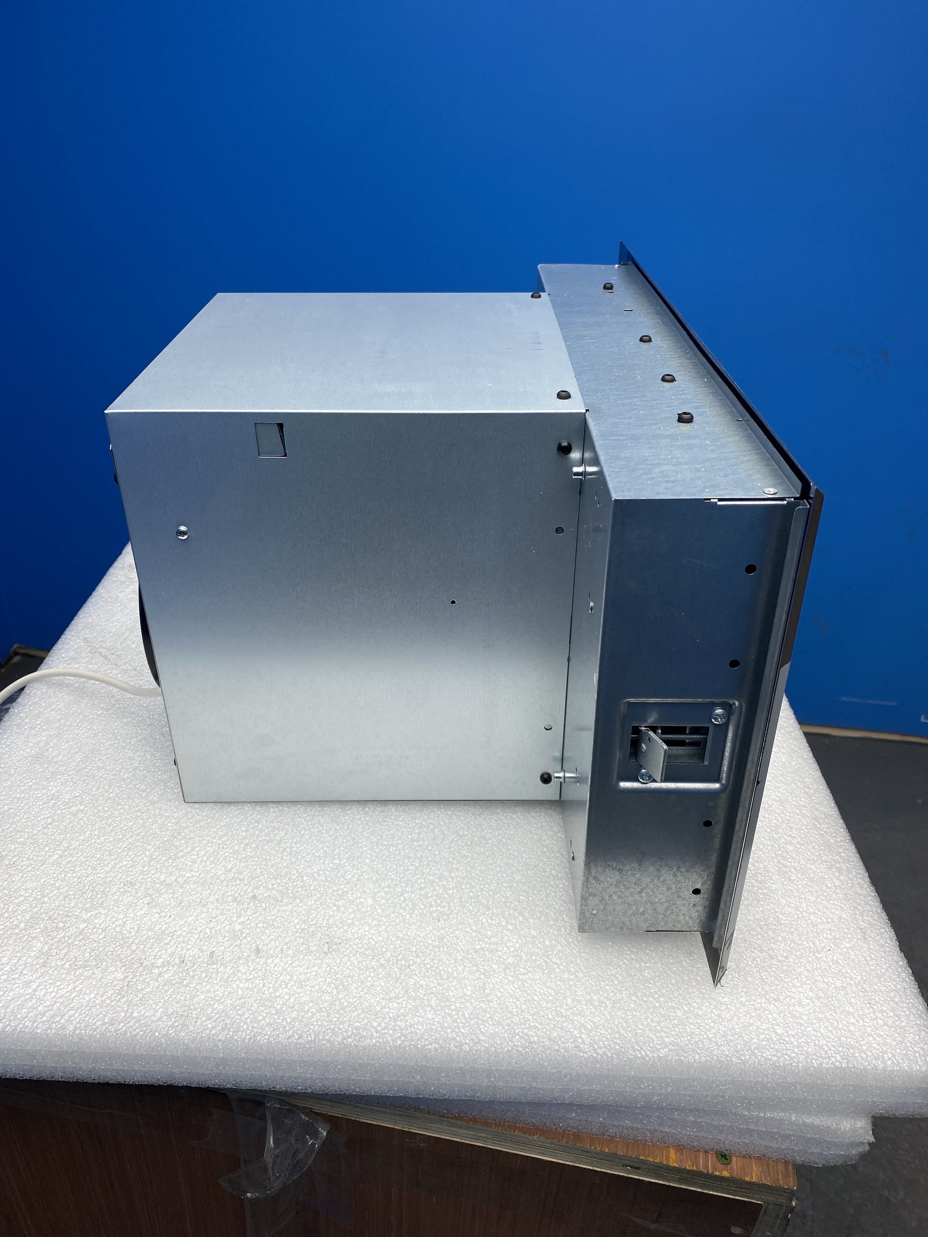 #GRC-150-207 - AEG DGE5661HM Built-In Stainless Steel Ceiling Hood