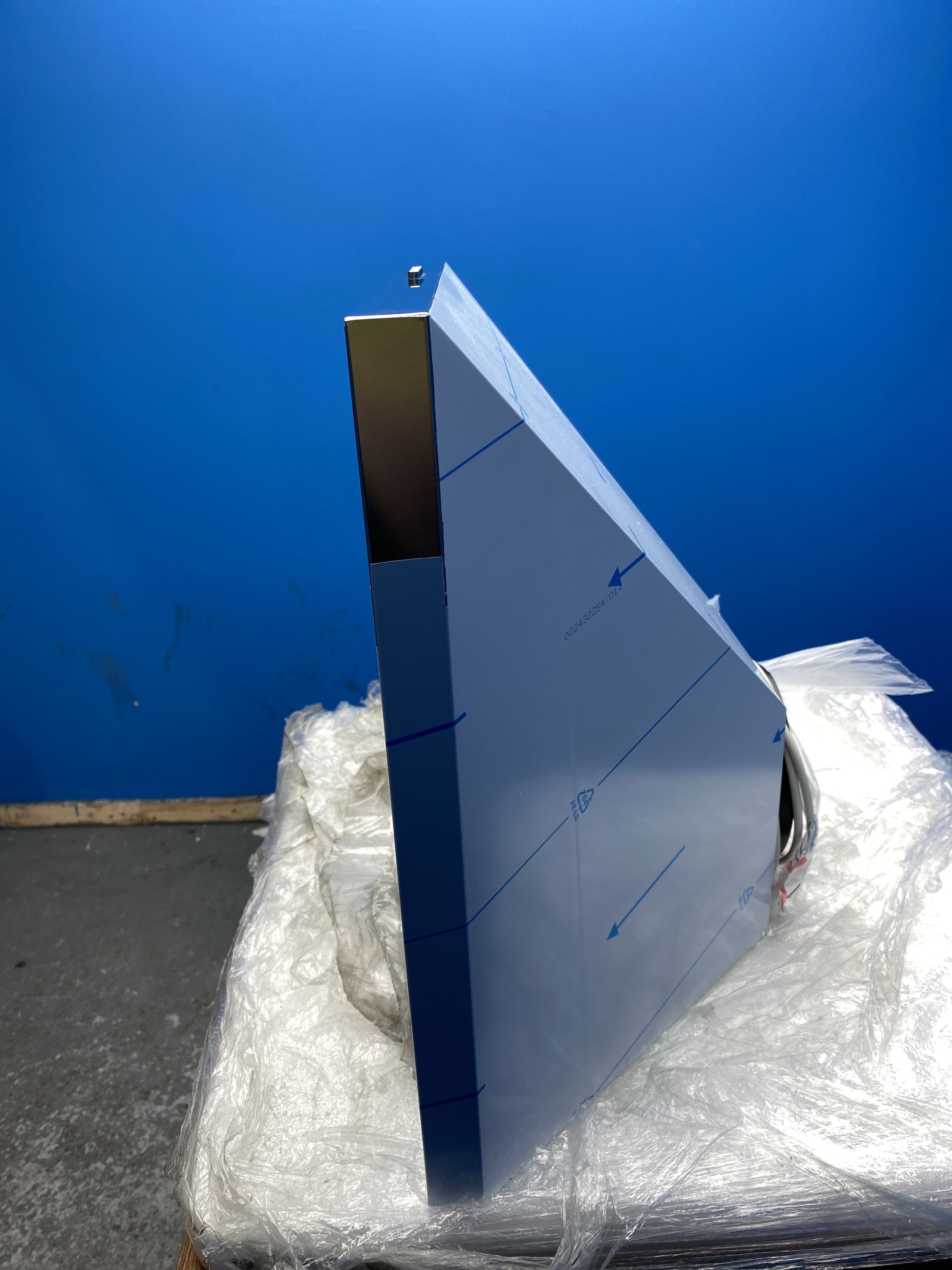 #GRC-150-212 - AEG LFC316X 60cm Stainless Steel Pyramid Chimney Hood