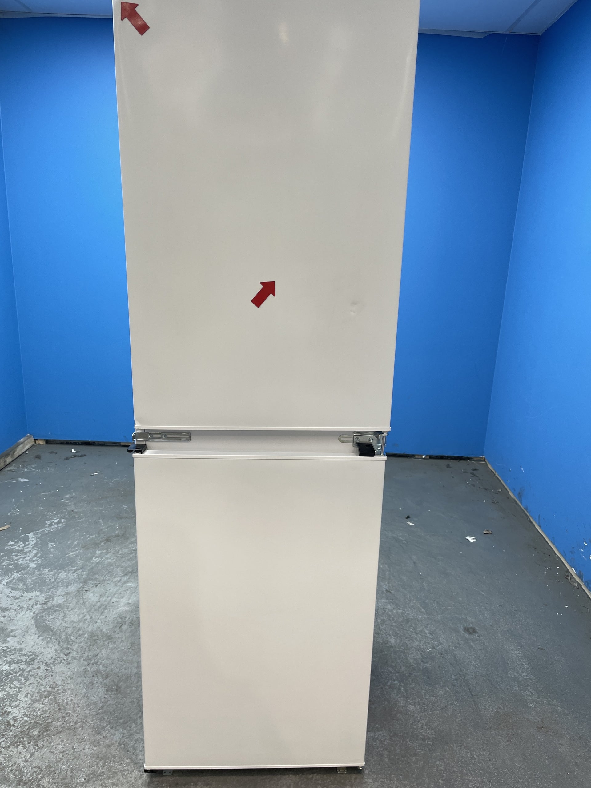 CB50N518EK 228 Litre Combi Fridge Freezer
