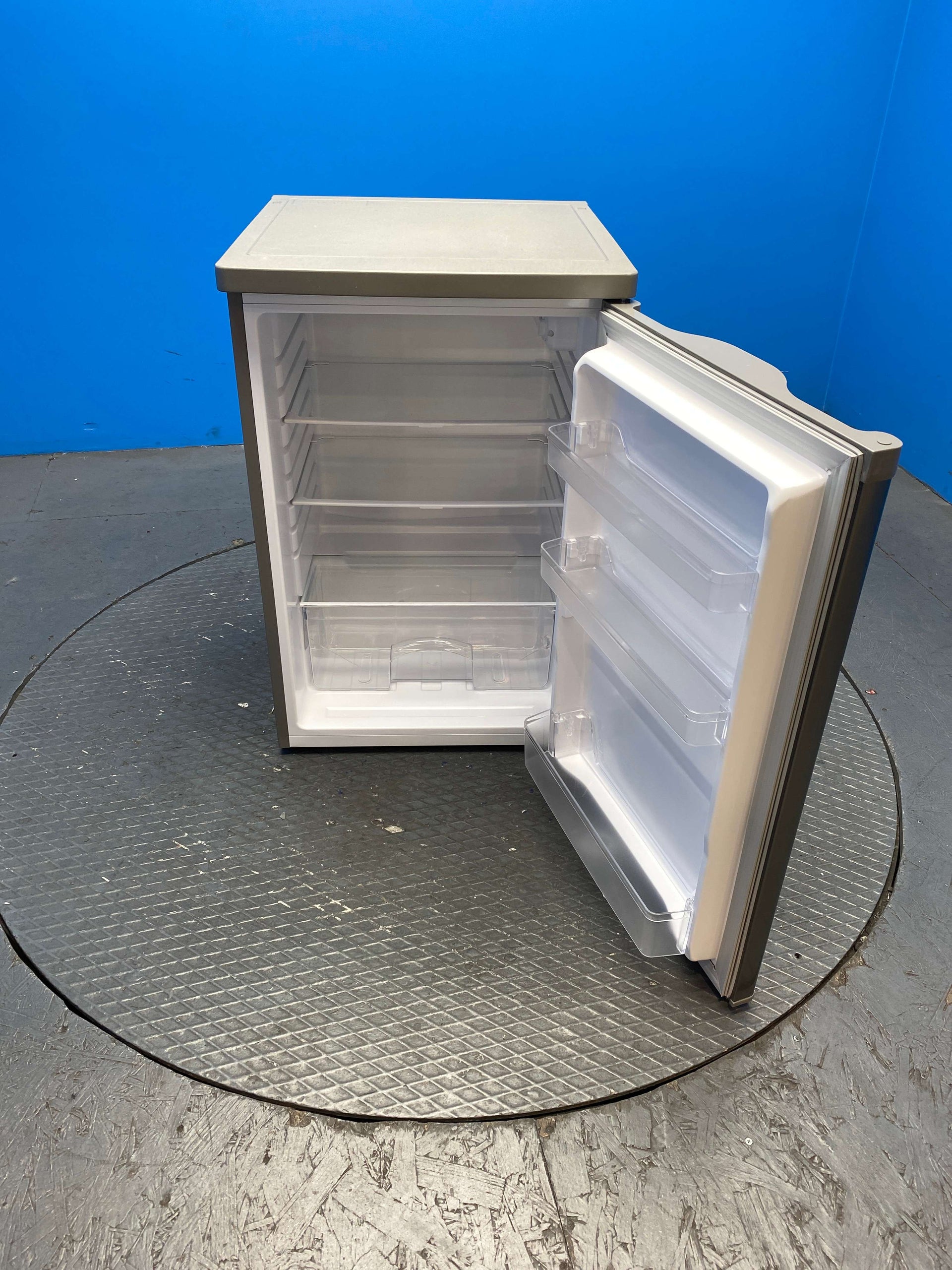 Igenix IG255X 136 Litre Undercounter Fridge
