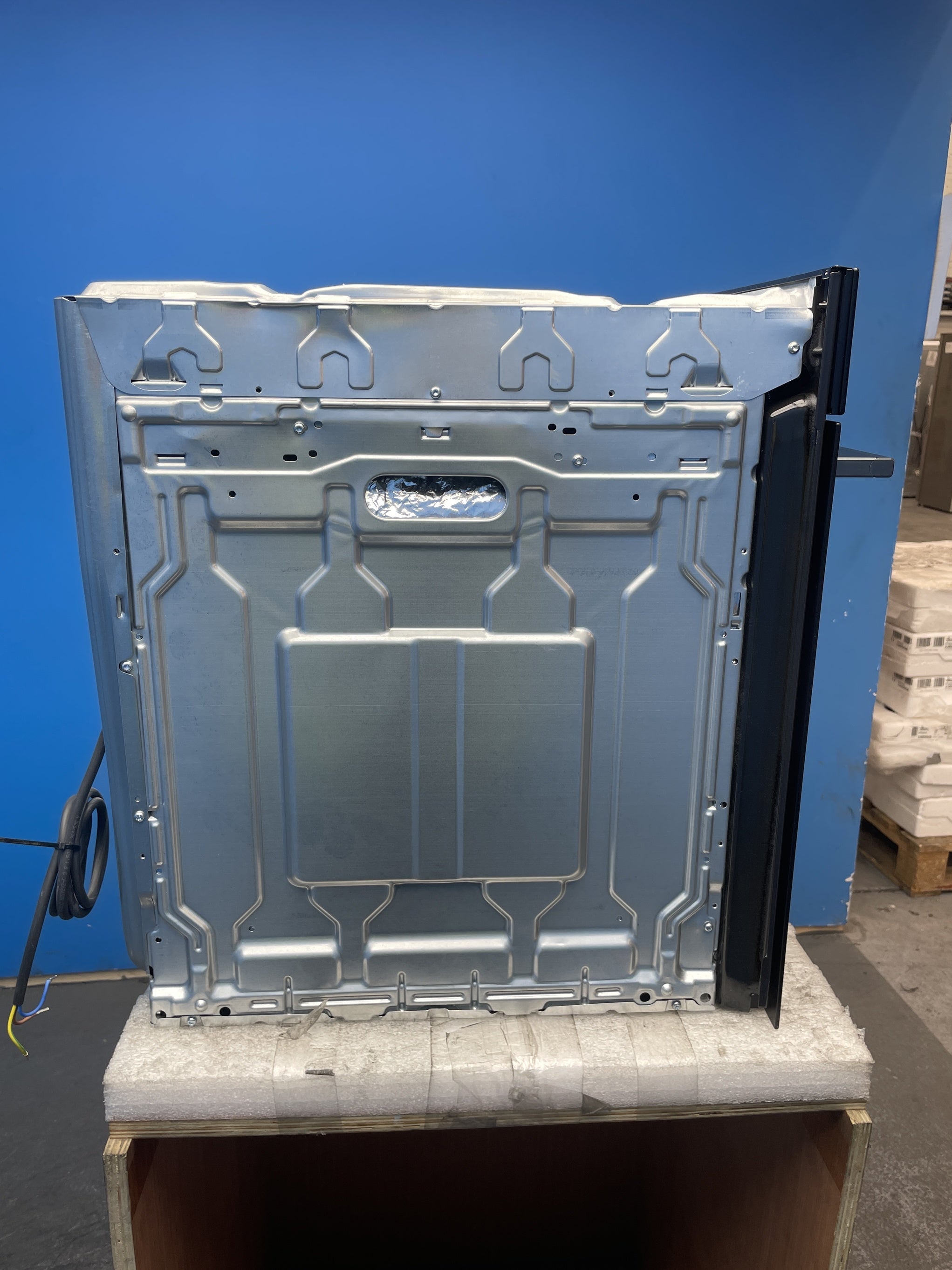 #GRC-163-222 - Hisense Hi8 BAS6PH8BUKWF BlackLine 77L Built-In Steam and Pyrolytic Oven