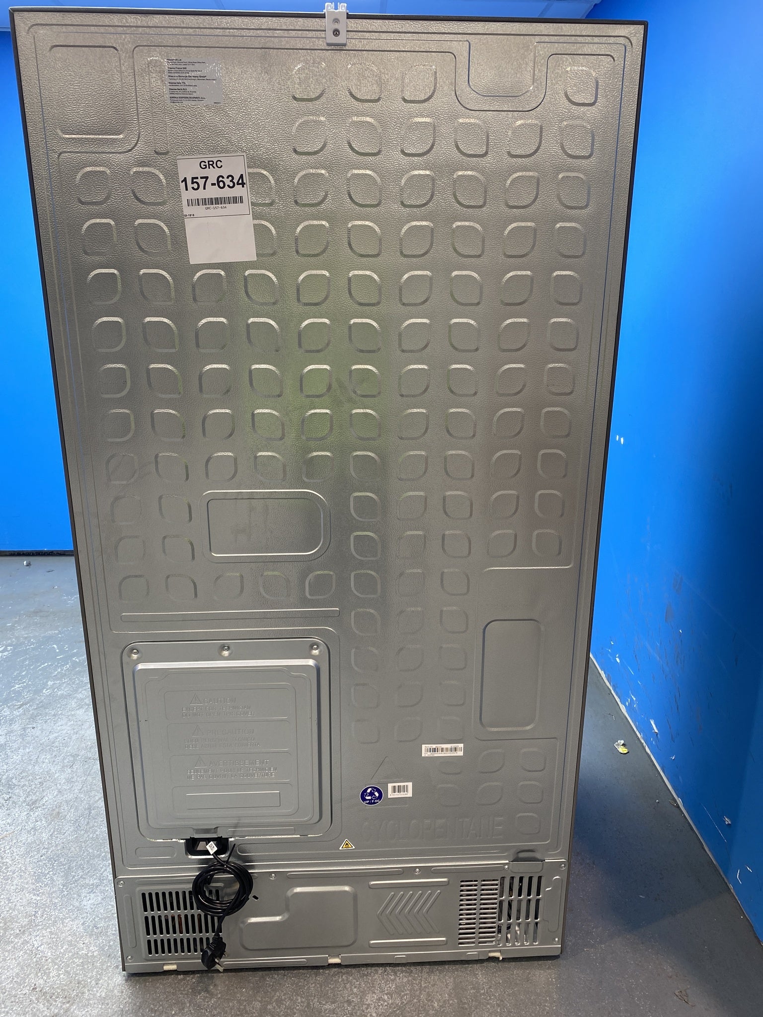 #GRC-157-634 - Hisense PureFlat RQ758N4SASE 609L American Style Fridge Freezer