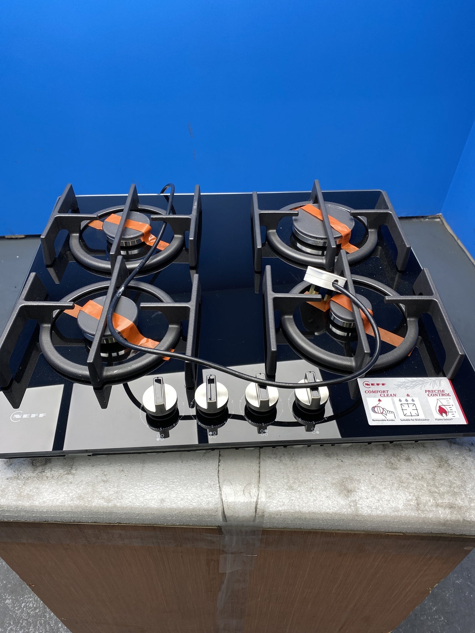 NEFF N70 T26PIP4S0 60cm Gas on Glass Hob
