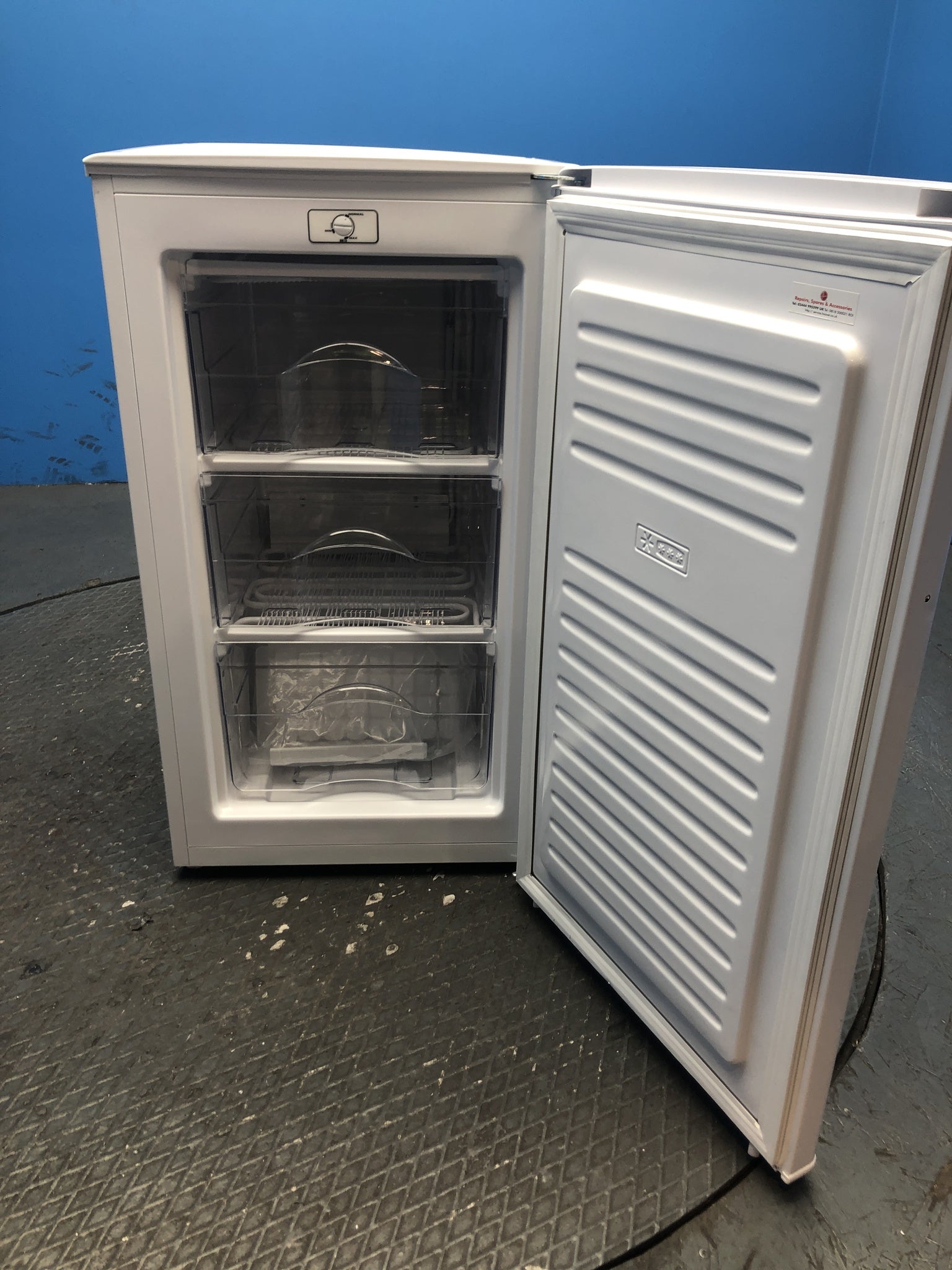 Hoover HTUP130WKN 64 Litre Under Counter Freezer