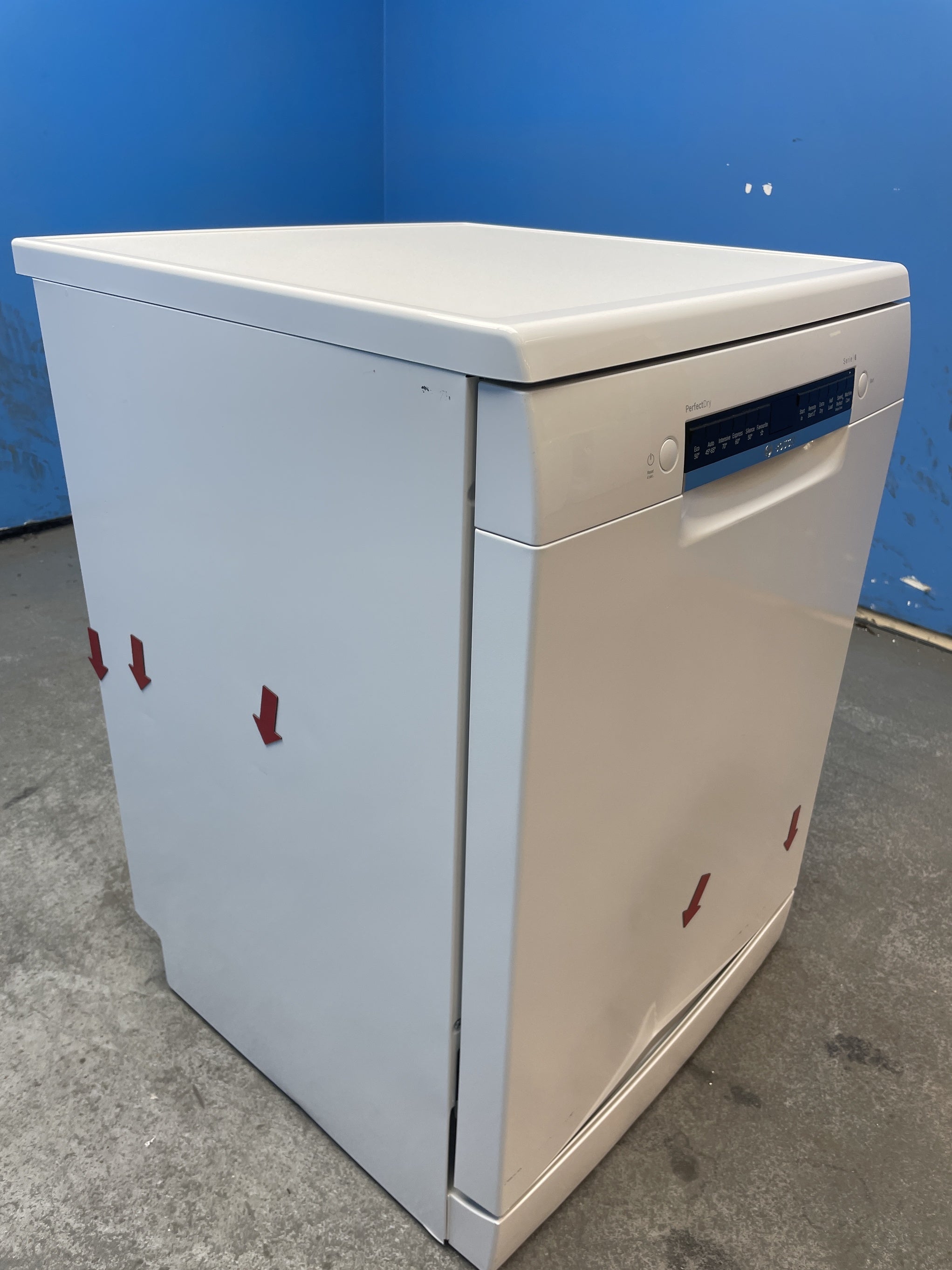 #GRC-158-698 - Bosch SMS6ZCW10G Series 6 14 Place Setting Dishwasher