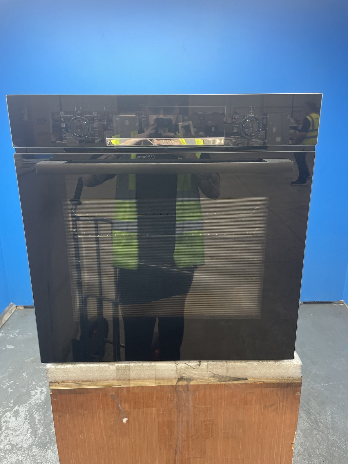 #GRC-163-177 - Bosch HQA574BB3B Series 4 Built-In Pyrolytic Oven