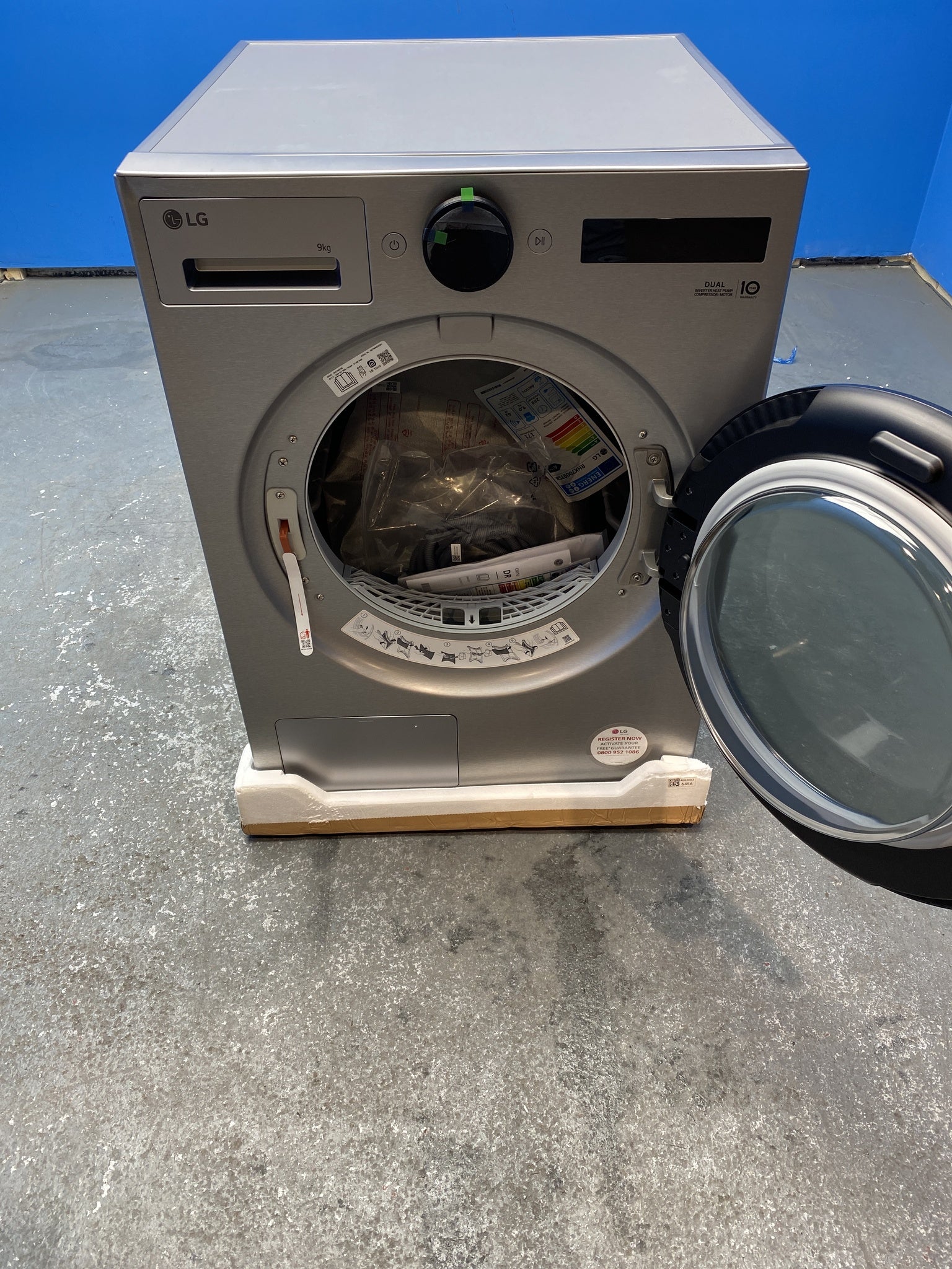 LG RHX7009TSB 9kg Dual Inverter Heat Pump Tumble Dryer