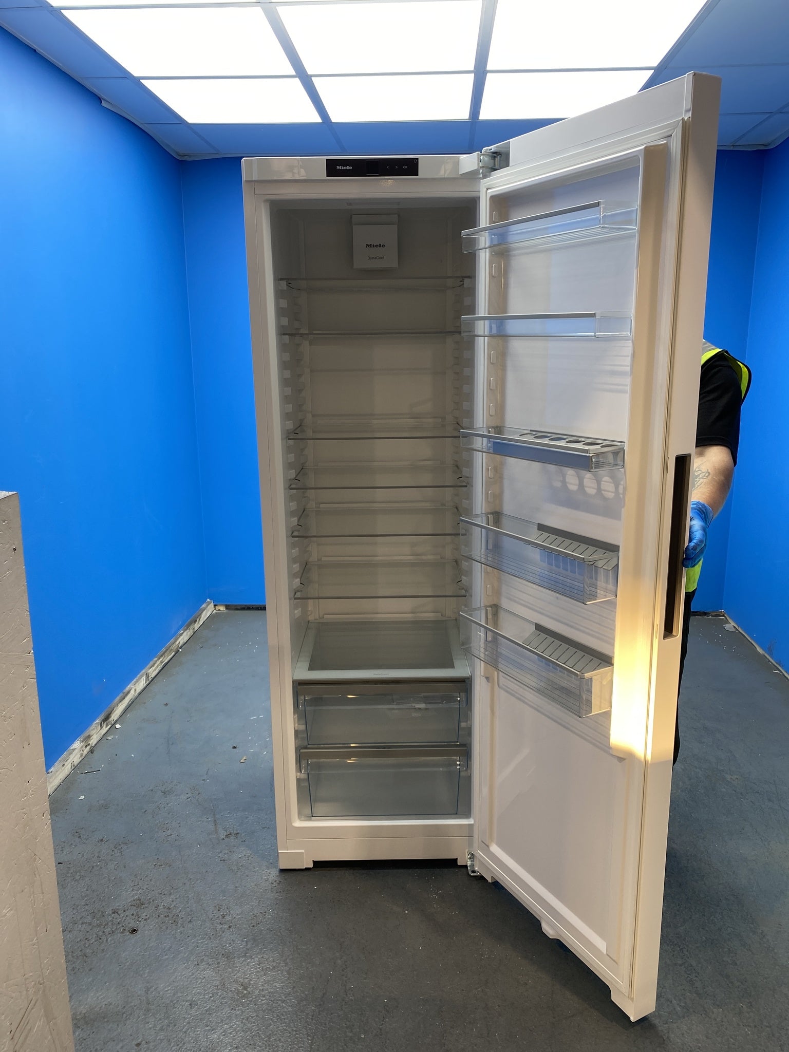 Miele KS4383DD 399 Litre Freestanding Larder Fridge