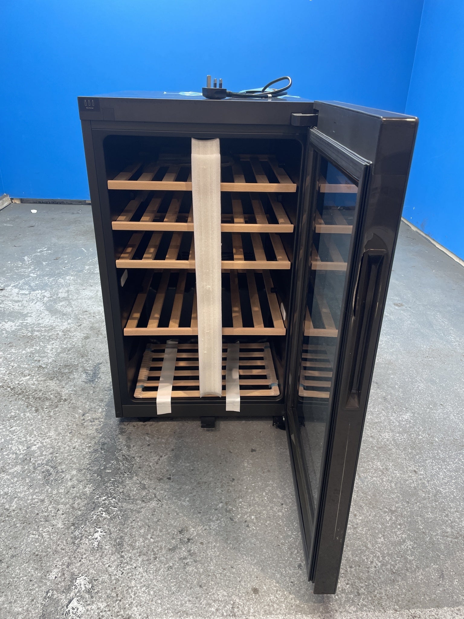 #GRC-155-027 - Haier HWS49GA Series 5 49 Bottle Wine Cooler