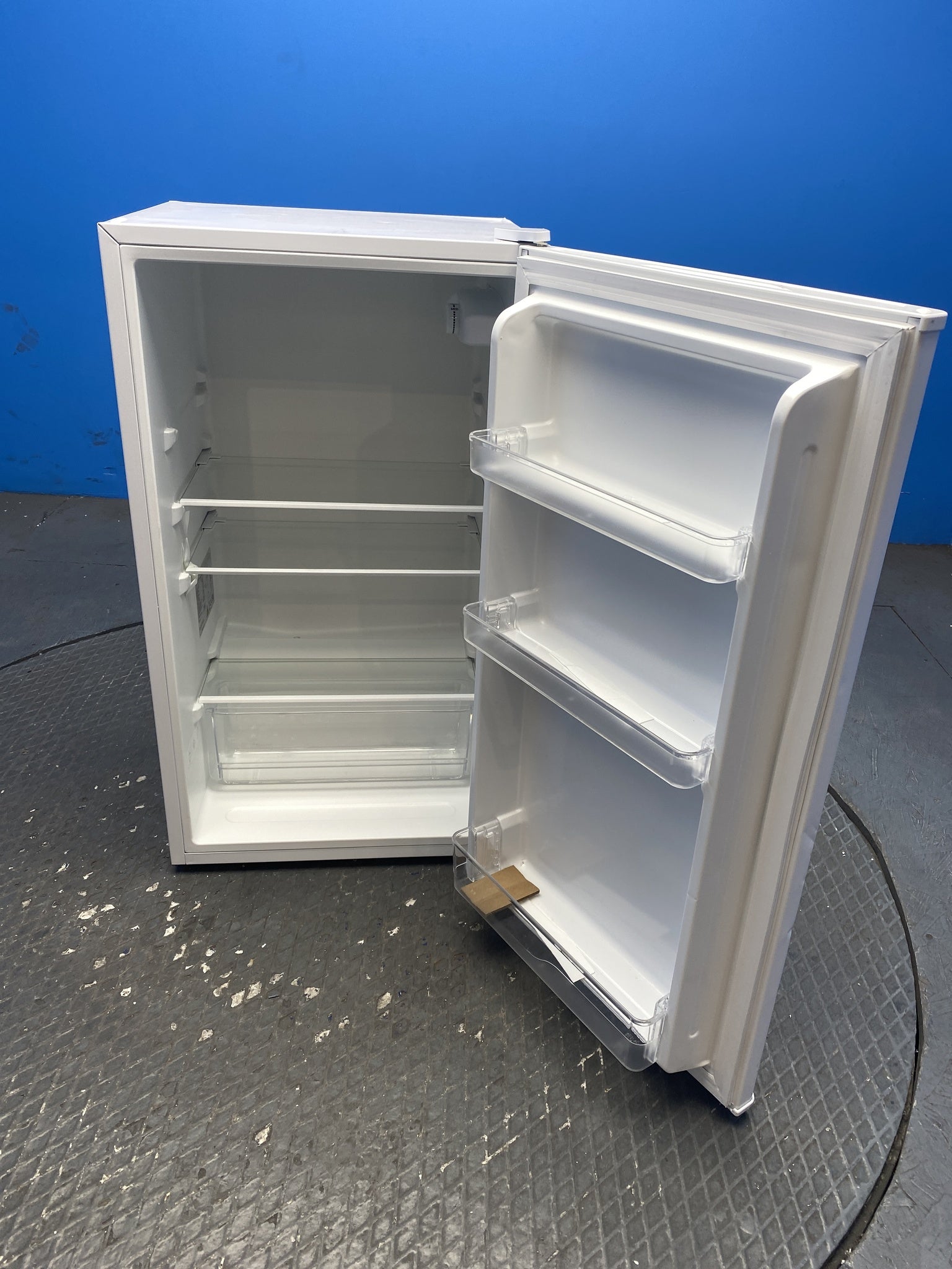 Statesman UC47LFW 93 Litres Under Counter Fridge