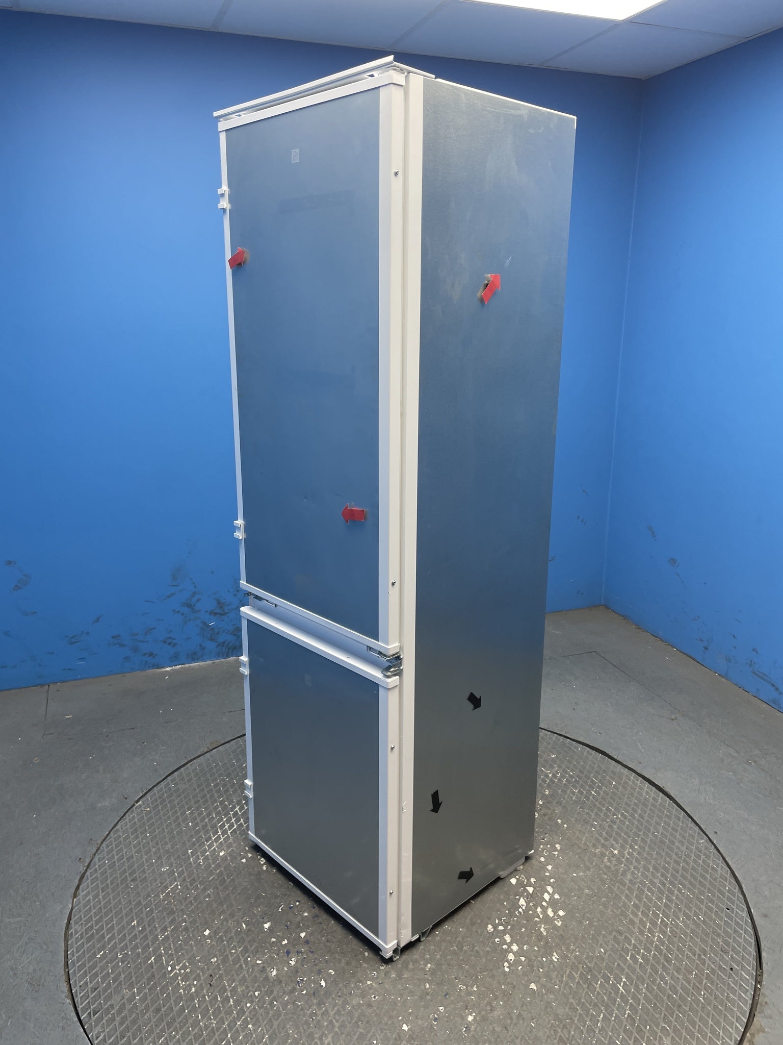 Zanussi 70/30 Integrated Low Frost Fridge Freezer