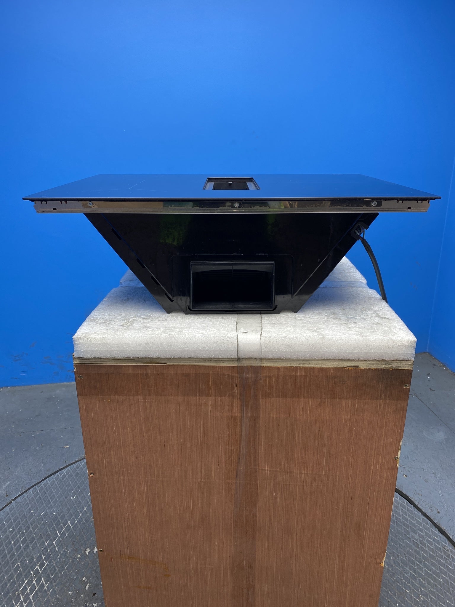 AEG Series 6000 TCH74B01CB 70cm Hob2Hood Venting Induction Hob