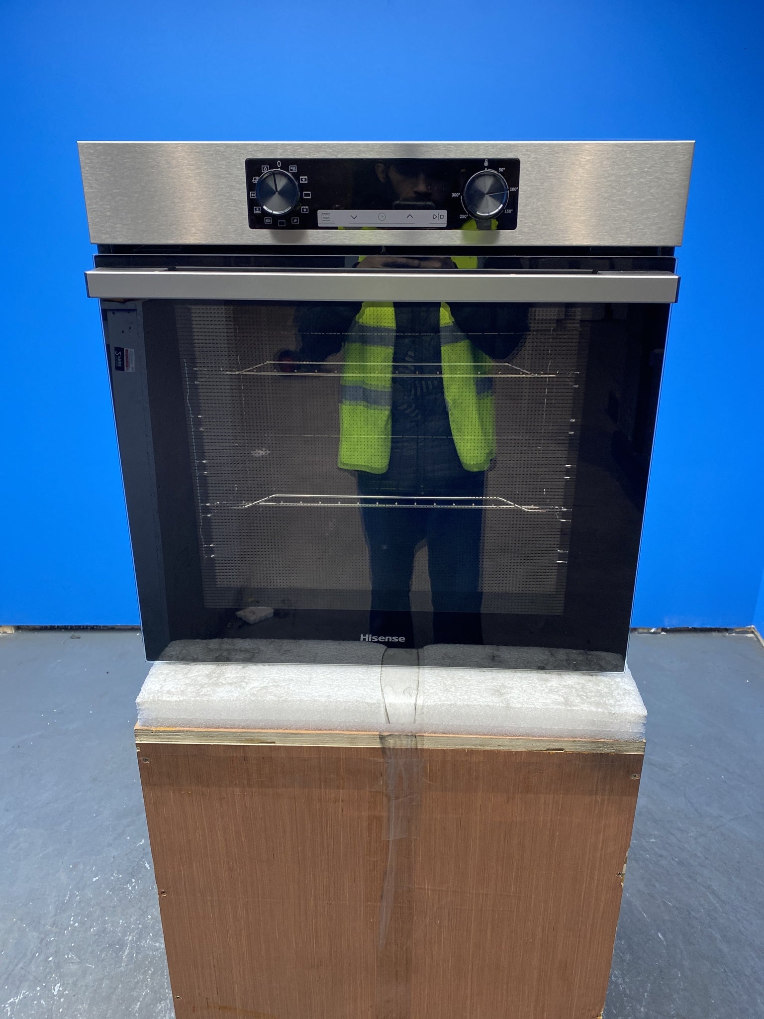 Hisense BI62211CX Built-in 77 Litre Single Oven