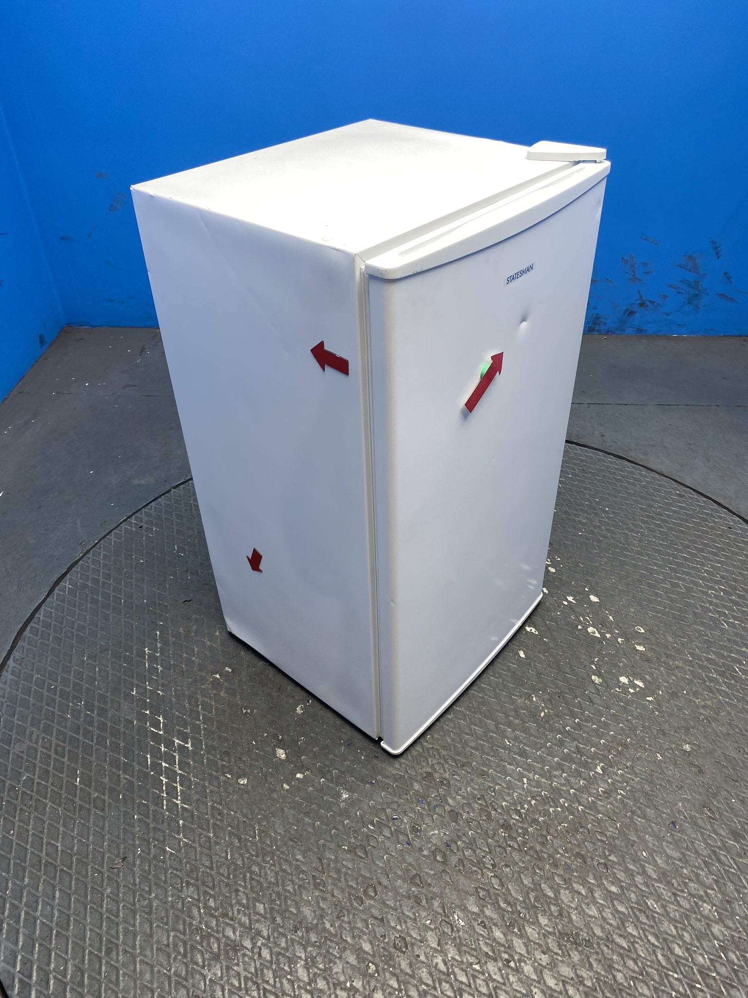 Statesman UC47LFW 93 Litres Under Counter Fridge