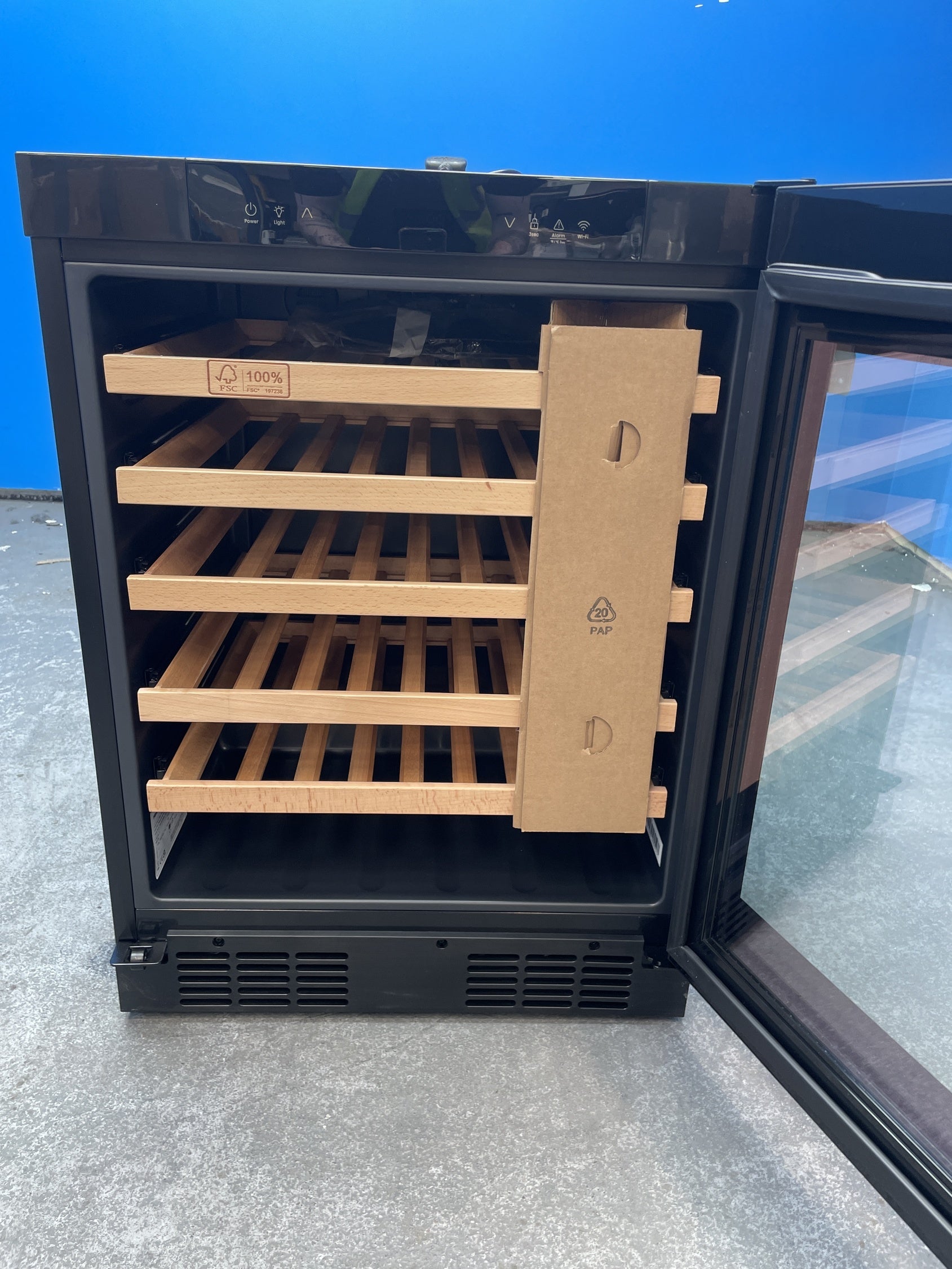 #GRC-158-098 - Hisense RW3N132GSLF Built-In 46 Bottles Wine Cooler