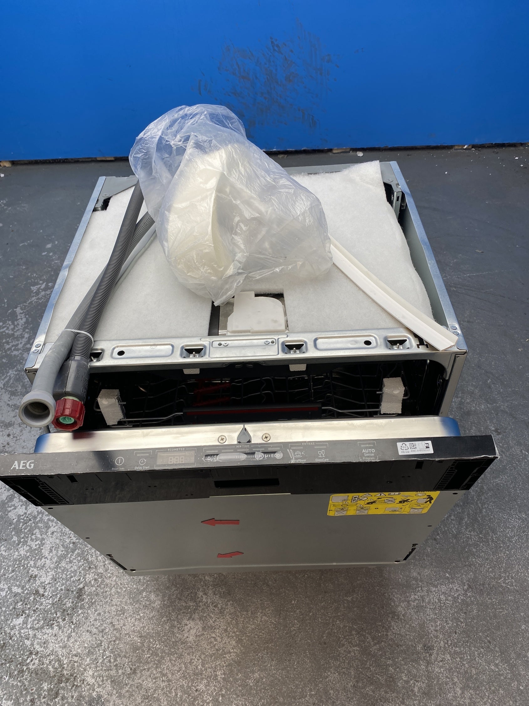 #GRC-156-006 - AEG 6000 SatelliteClean FSS64907Z 14 Place Integrated Dishwasher