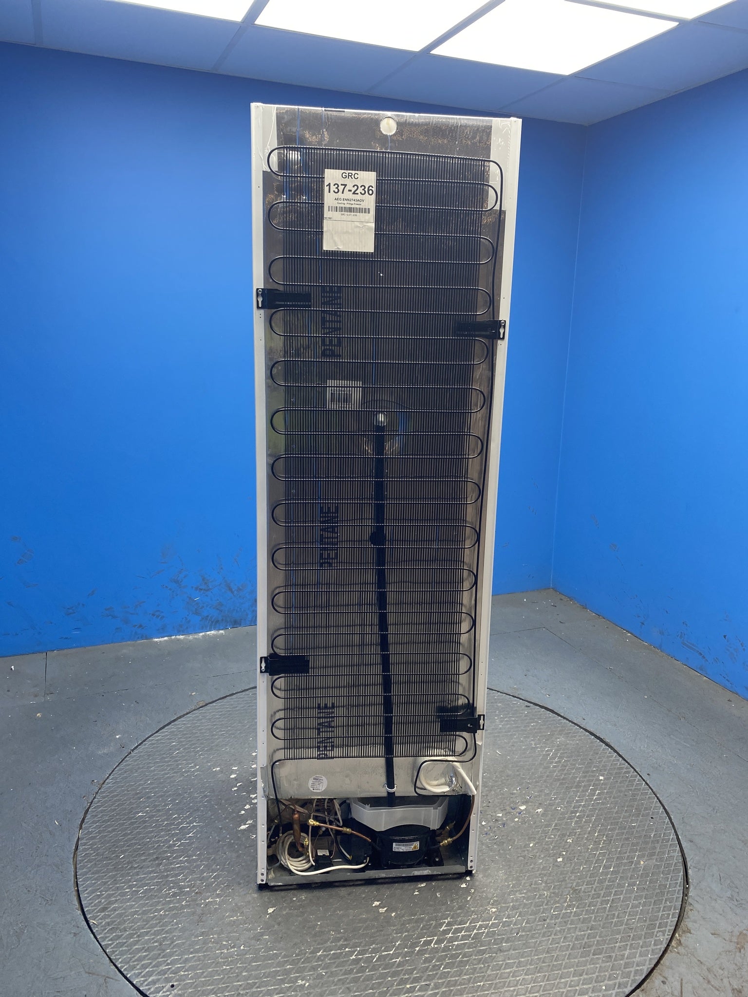 Electrolux ENN2743AOV Frost Free Integrated 50/50 Fridge Freezer