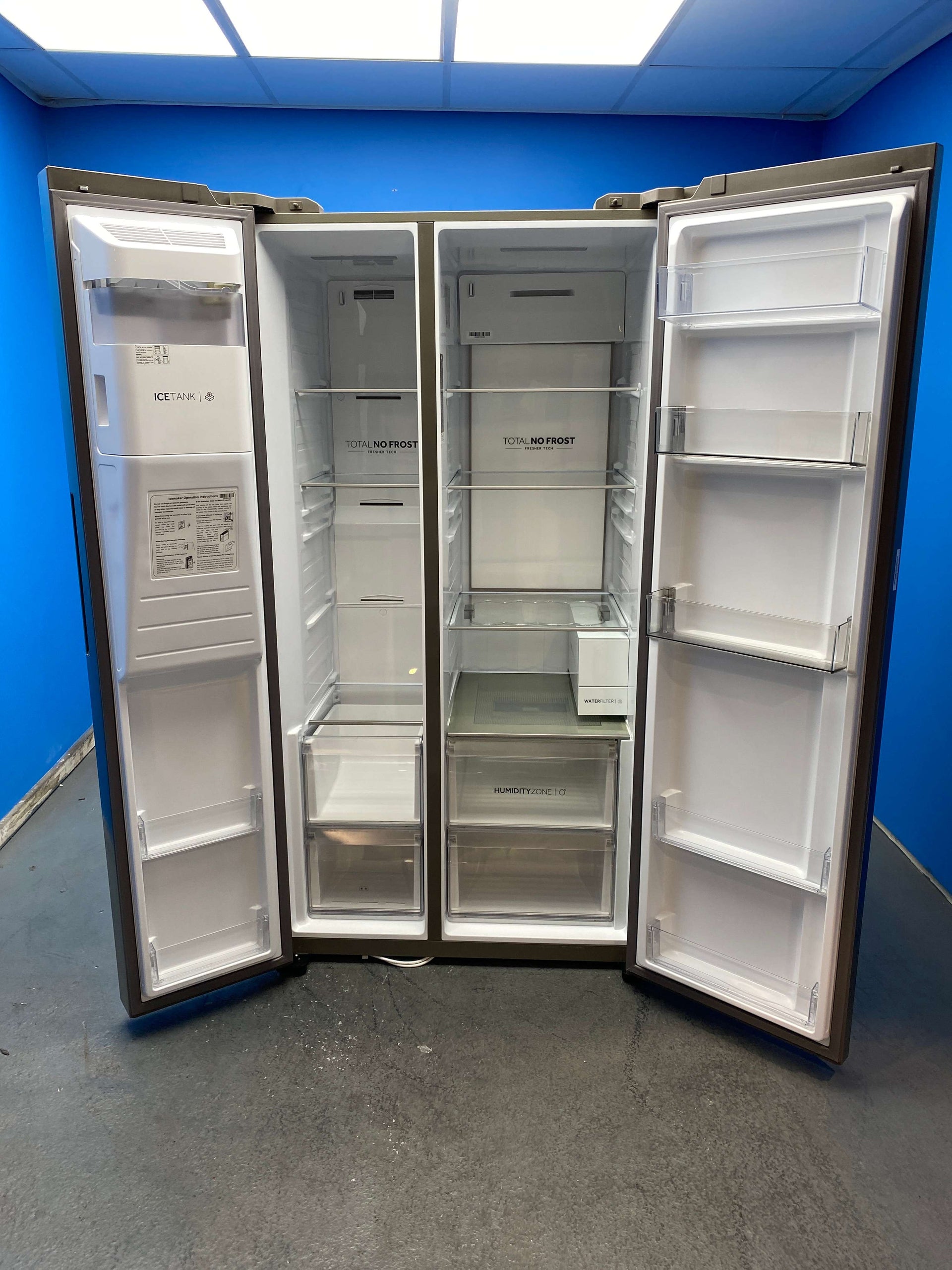 Haier Series 7 HSW79F18CIMM Plumbed American Fridge Freezer
