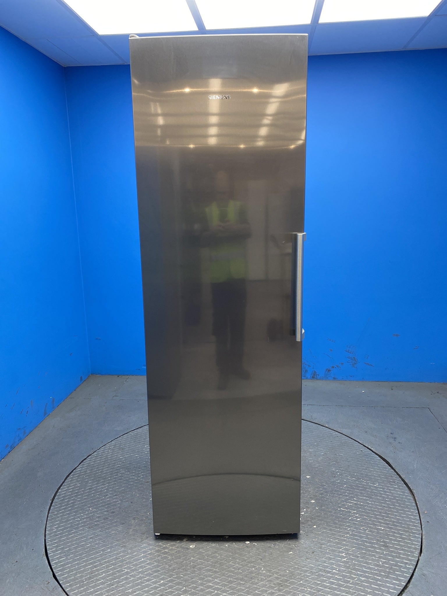 Siemens iQ300 KS36VVIEPG Freestanding 346L Larder Fridge