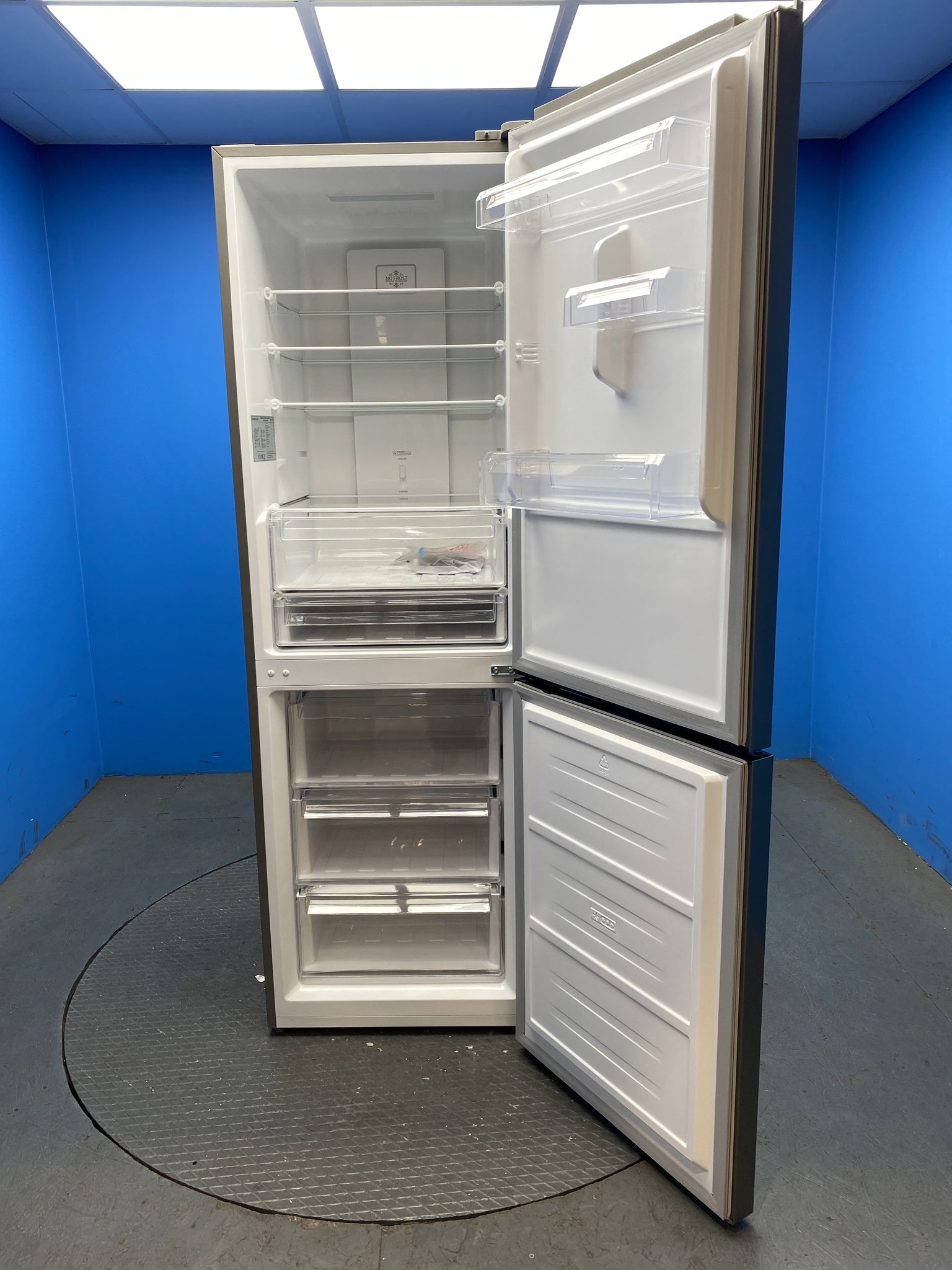 Statesman TNF1860XE 323 Litre Total No Frost Fridge Freezer