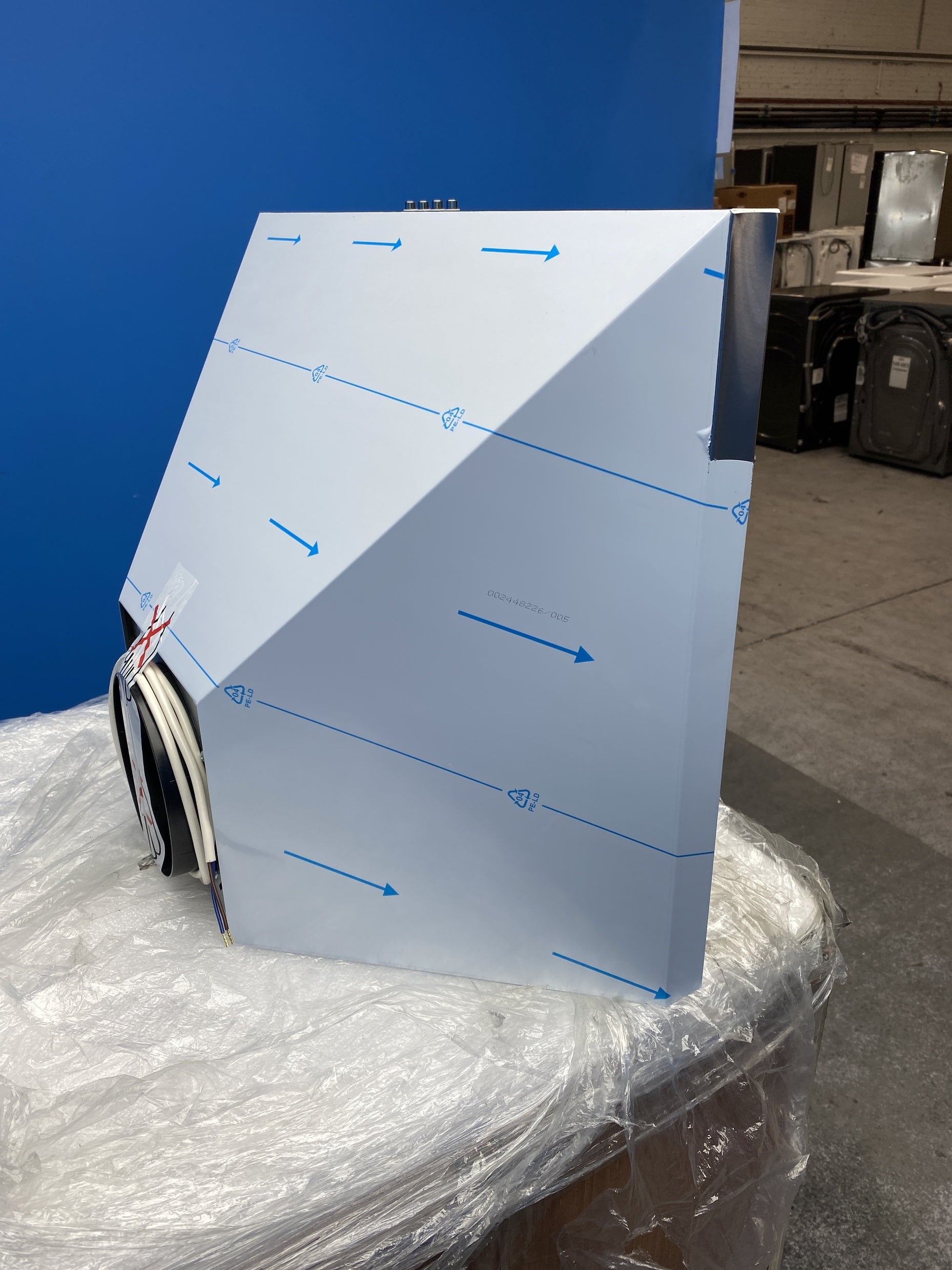 #GRC-150-204 - AEG LFC316X 60cm Stainless Steel Pyramid Chimney Hood