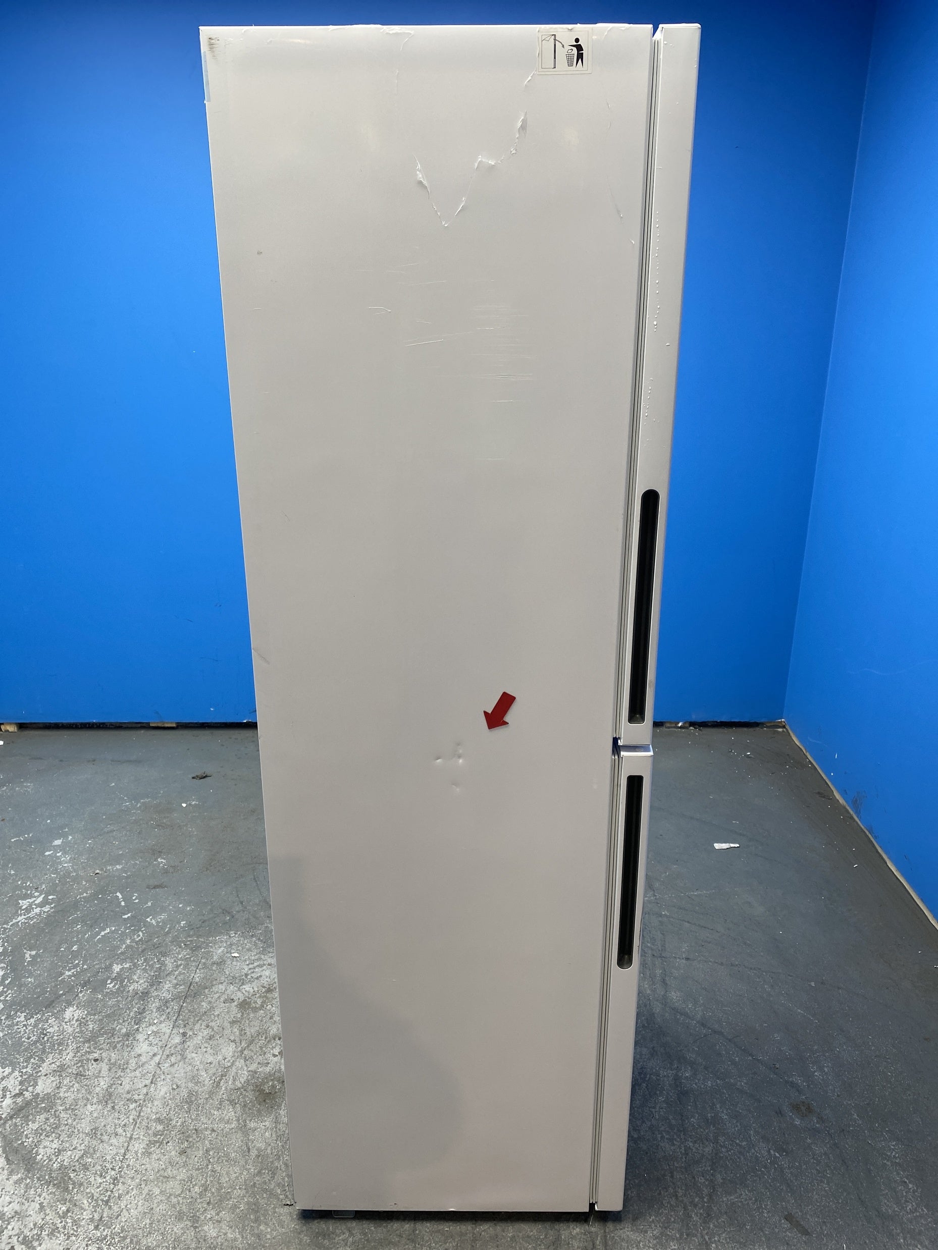 #GRC-156-335 - Hoover HVT3CLECKIHW 235 Litre Combi Fridge Freezer