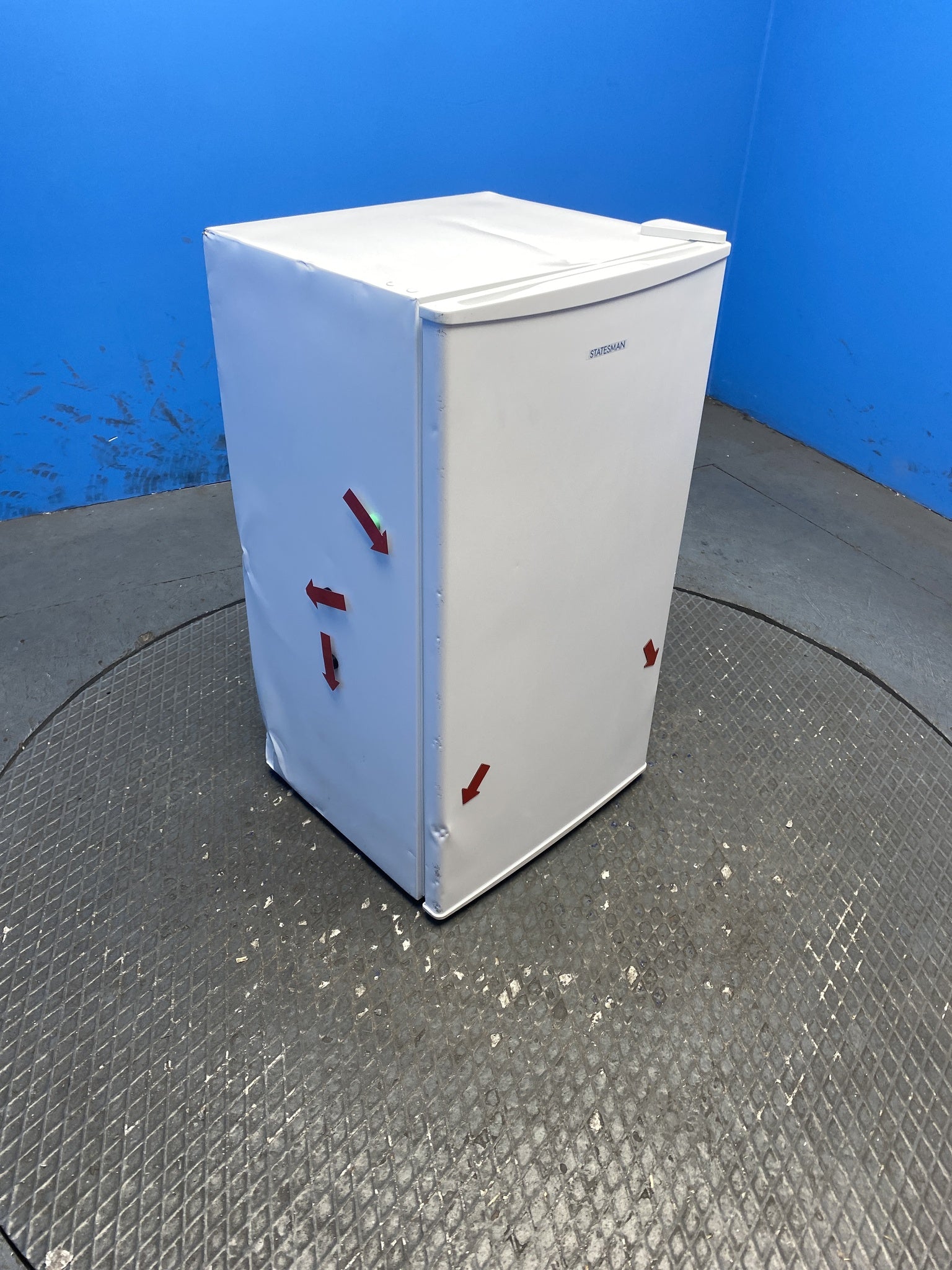 Statesman UC47LFW 93 Litres Under Counter Fridge