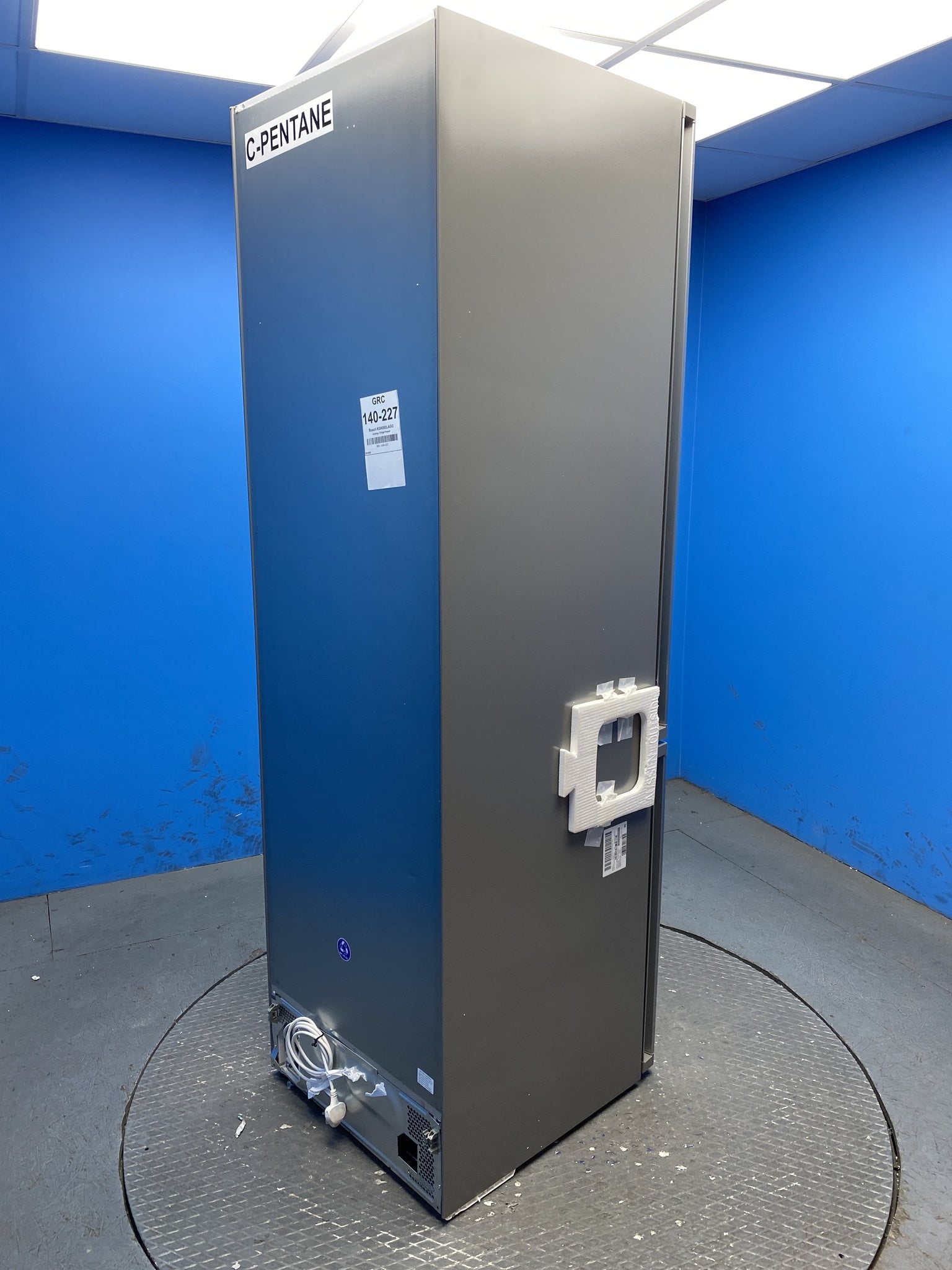 Bosch 363L Freestanding Frost Free Fridge Freezer Silver