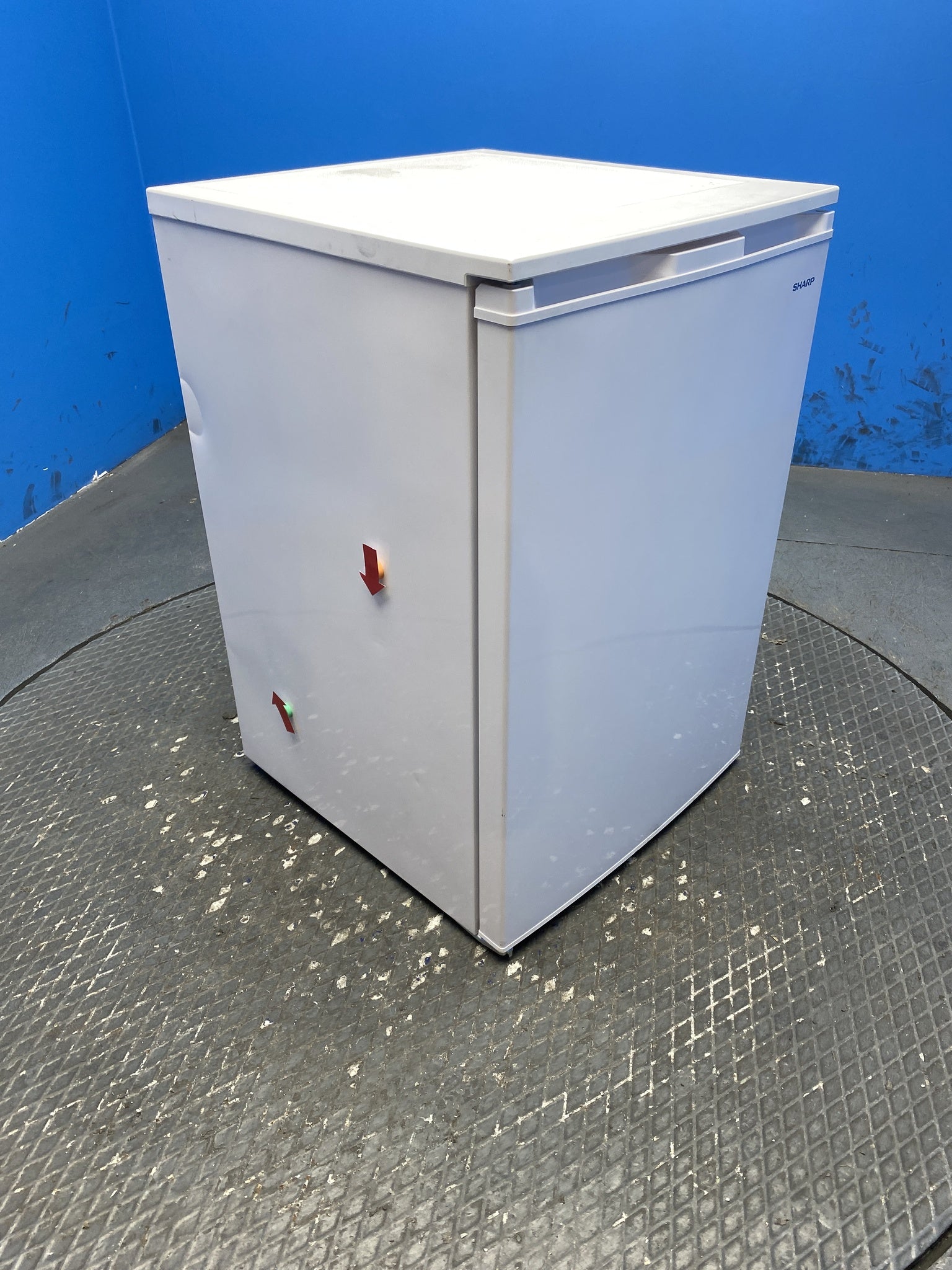 Sharp SJ-UE121M4W 122 Litre Undercounter Fridge