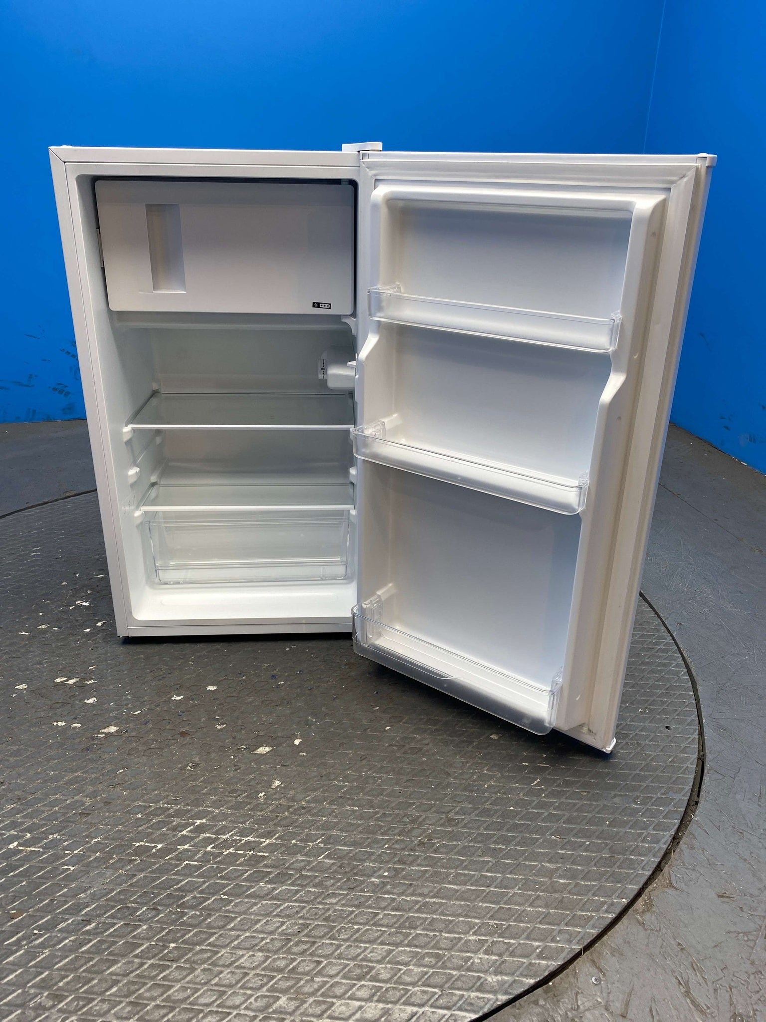 Midea MDRD125FGF01 80 Litre Under Counter Fridge