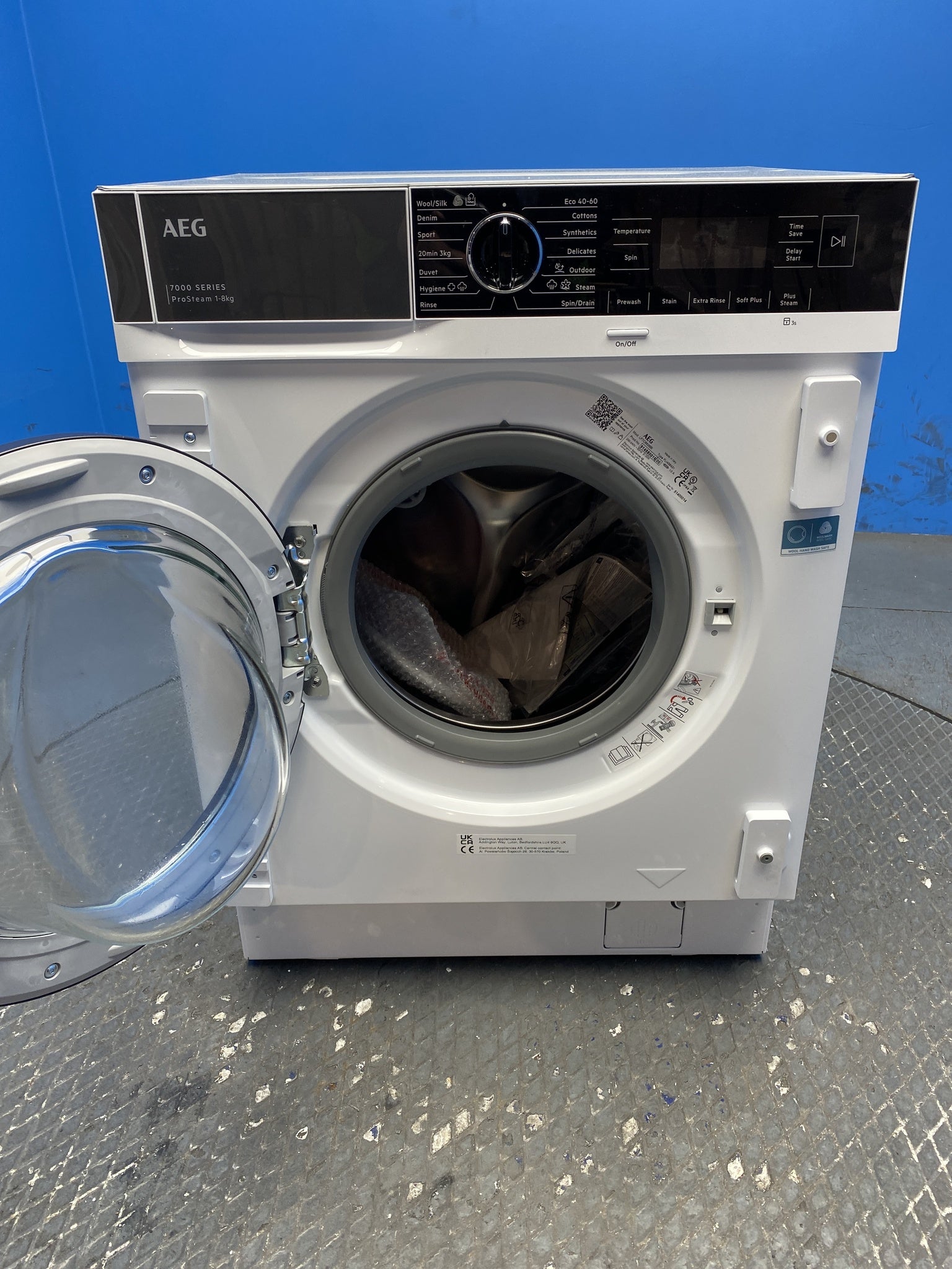 AEG ProSteam LF7C8636BI 8kg 1600rpm Integrated Washing Machine