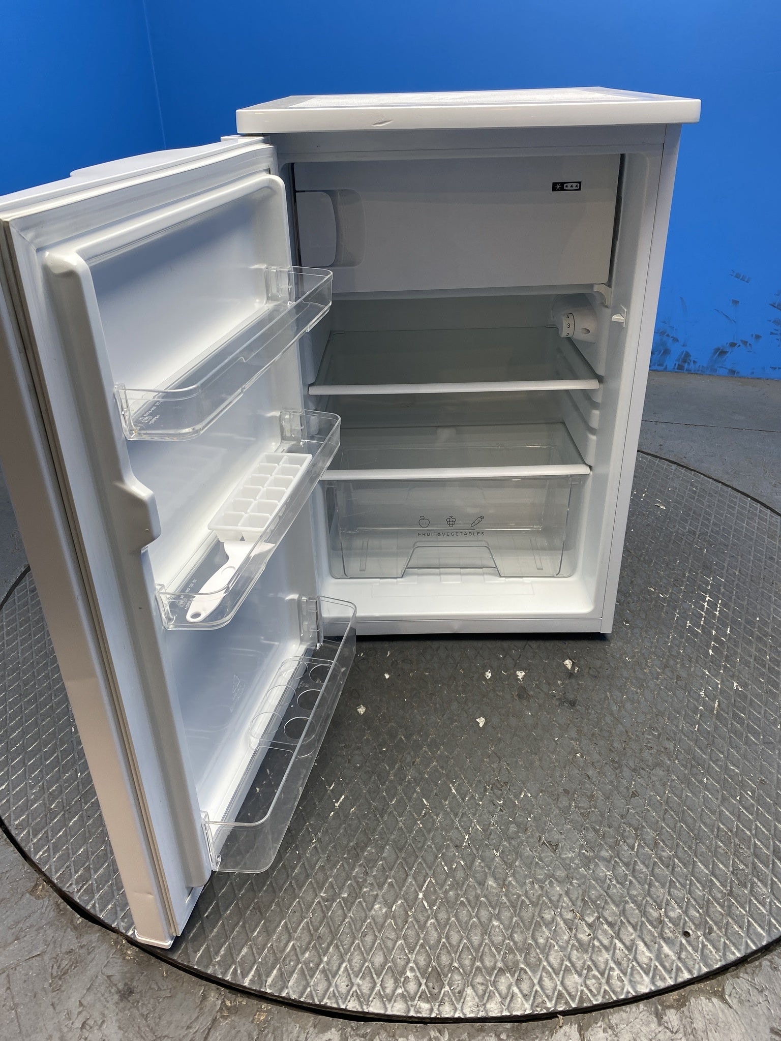 Statesman R155W 55cm Under Counter Fridge