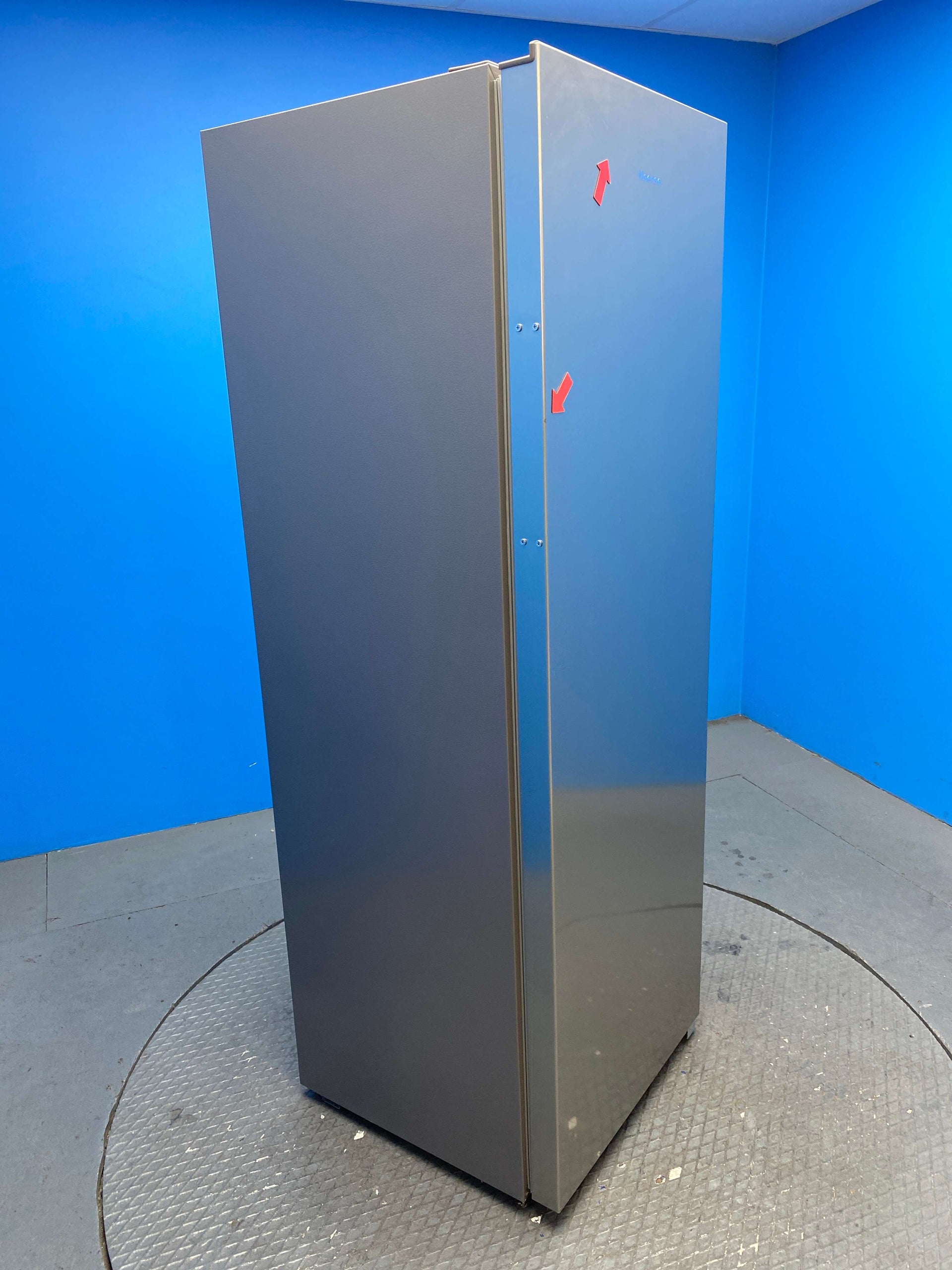 Hisense RL415N4ACE Tall 322 Litre No Frost  Larder Fridge