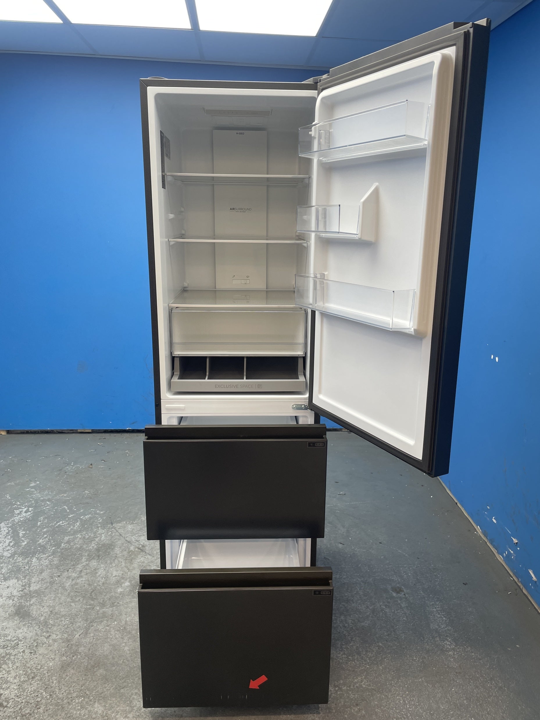 #GRC-159-355 - Haier HTR3518ENMTK 3D 55 Series 3 Total No Frost Fridge Freezer